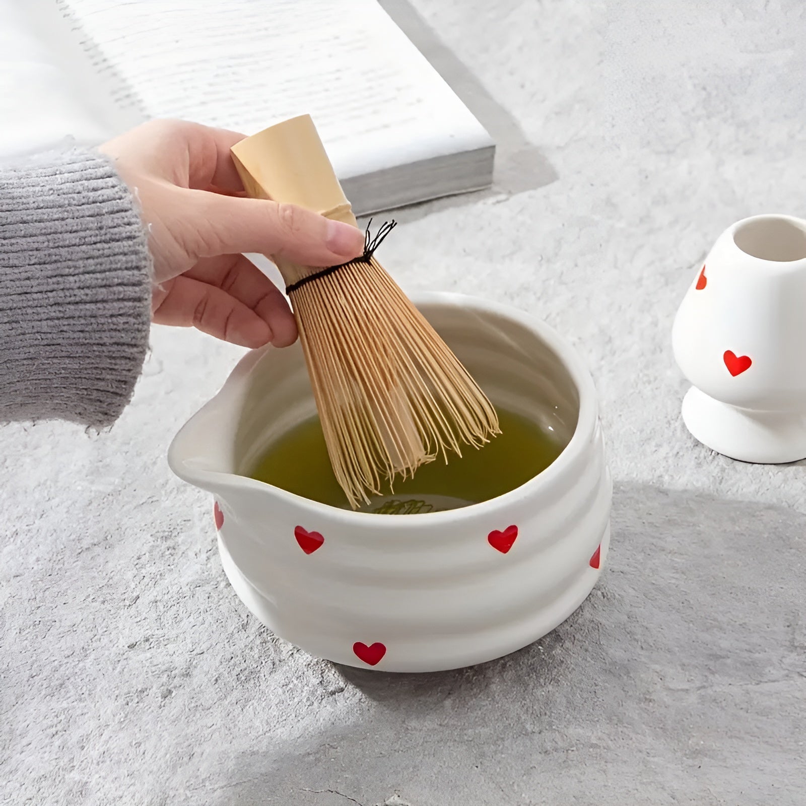 Matcha-Schale mit Herzdesign – 4/5 Stück Ausgießer & Bambusbesen | Ideal für den Hausgebrauch