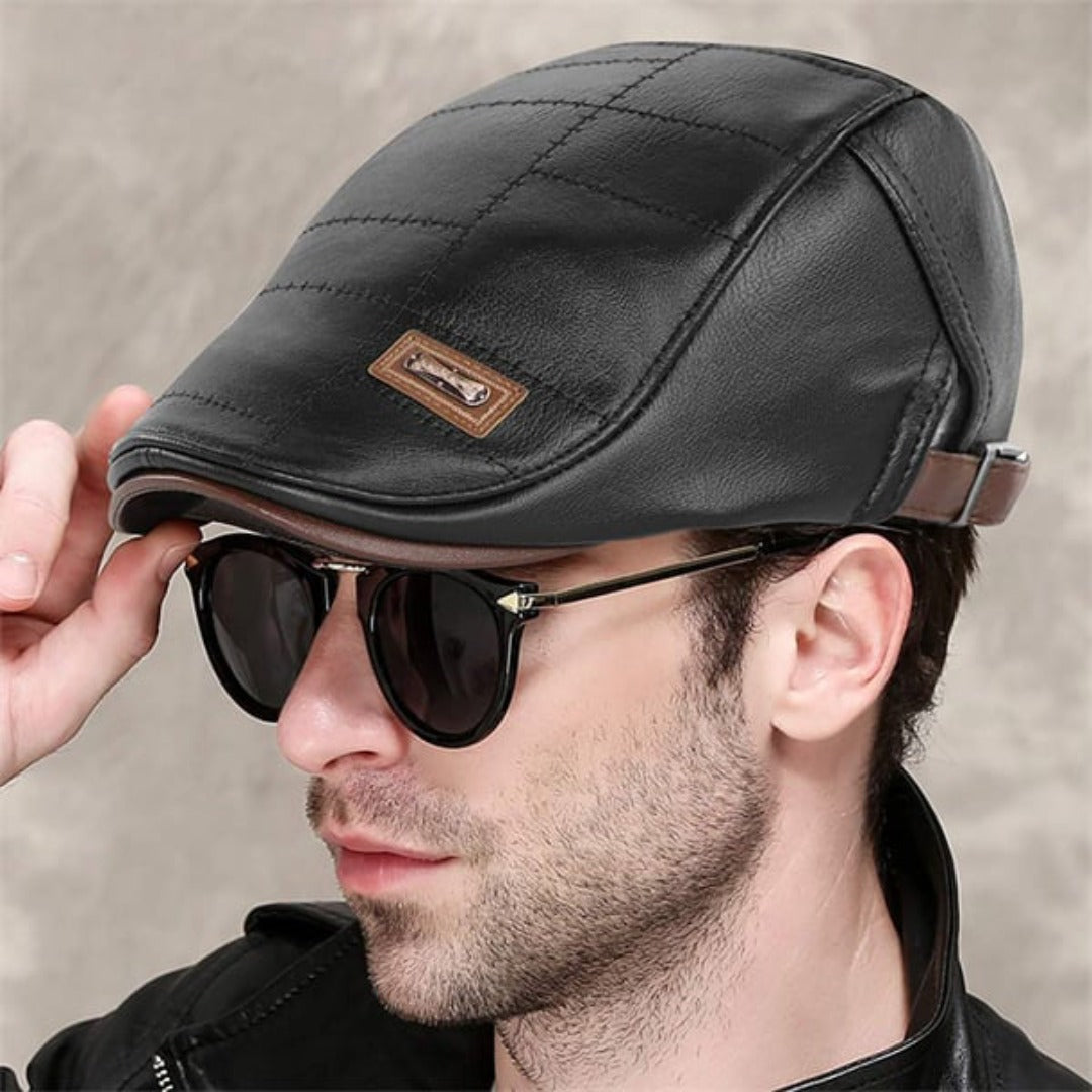 Schwarze Leder-Flatcap für Herren – klassisches Barettdesign von vorne