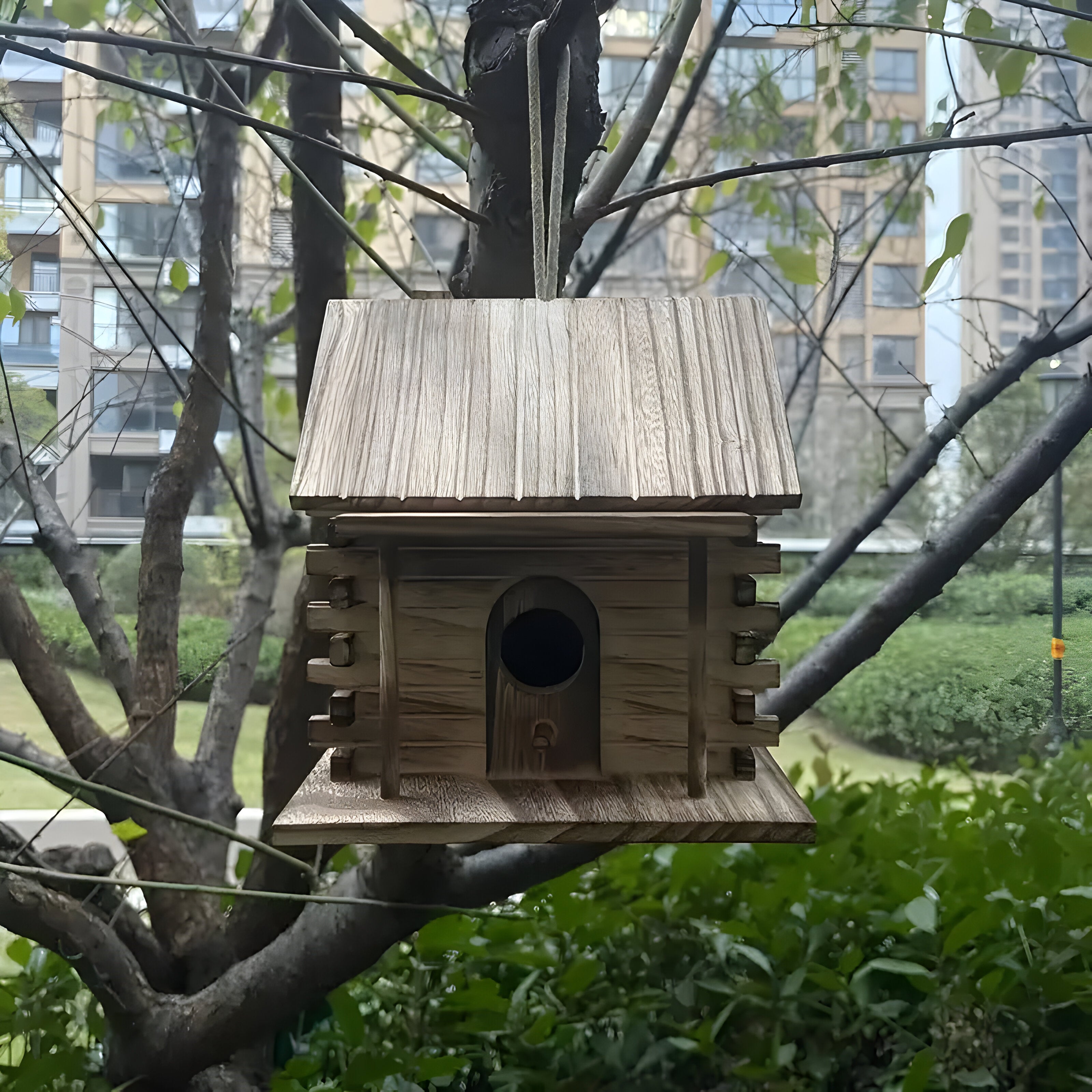 HollowHaven Nest - Rustikales Holz Vogelhaus