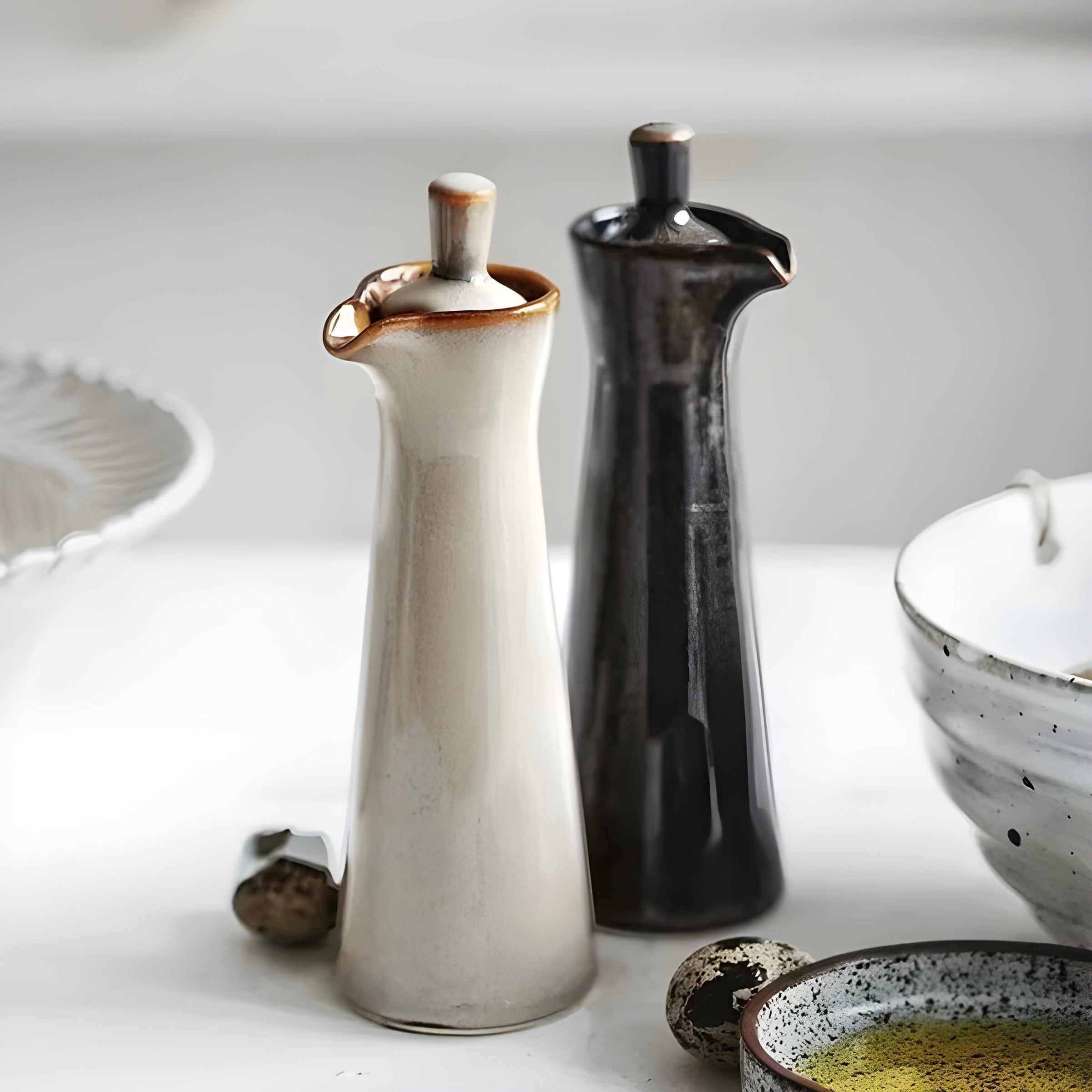 Öl- und Gewürzflasche aus Keramik – Stilvoll und Aromaschonend | Perfekt für Küche und Esstisch - Weiß - Luftbefeuchter