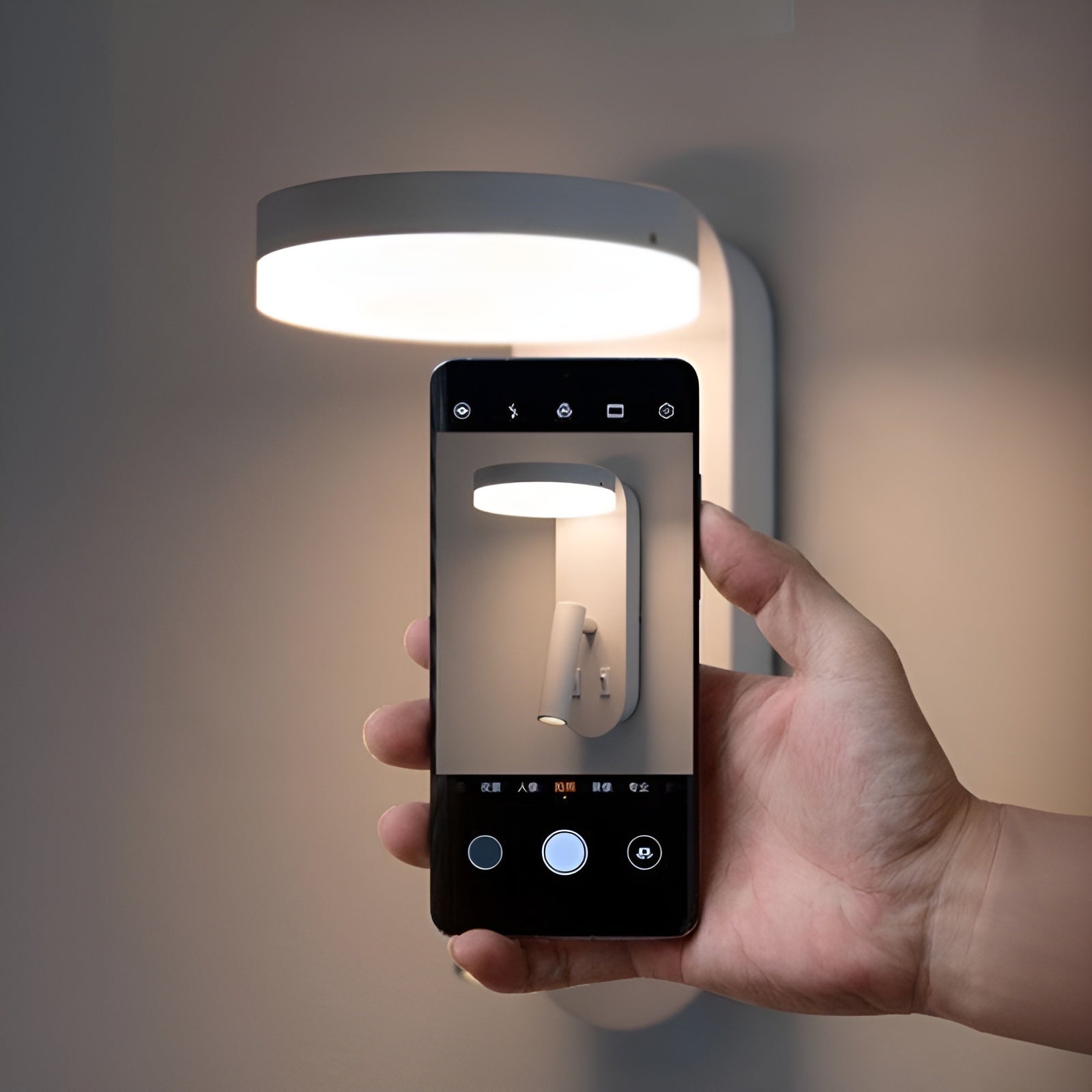 Geometrische Wandleuchte – 2-flammig mit nach unten gerichtetem Schirm | Modern & Dekorativ