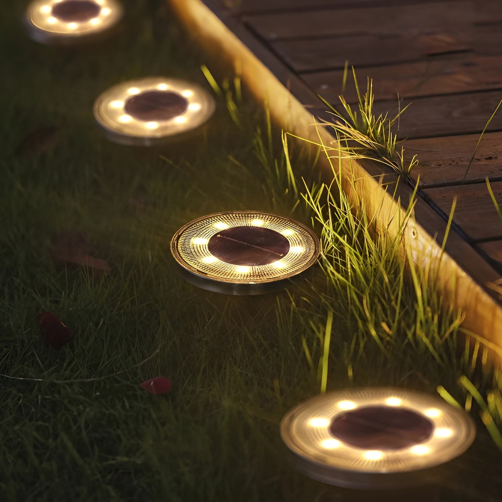 Solarlampe für den Garten –Wetterfest und Warmweißes Licht für gemütliche Abende