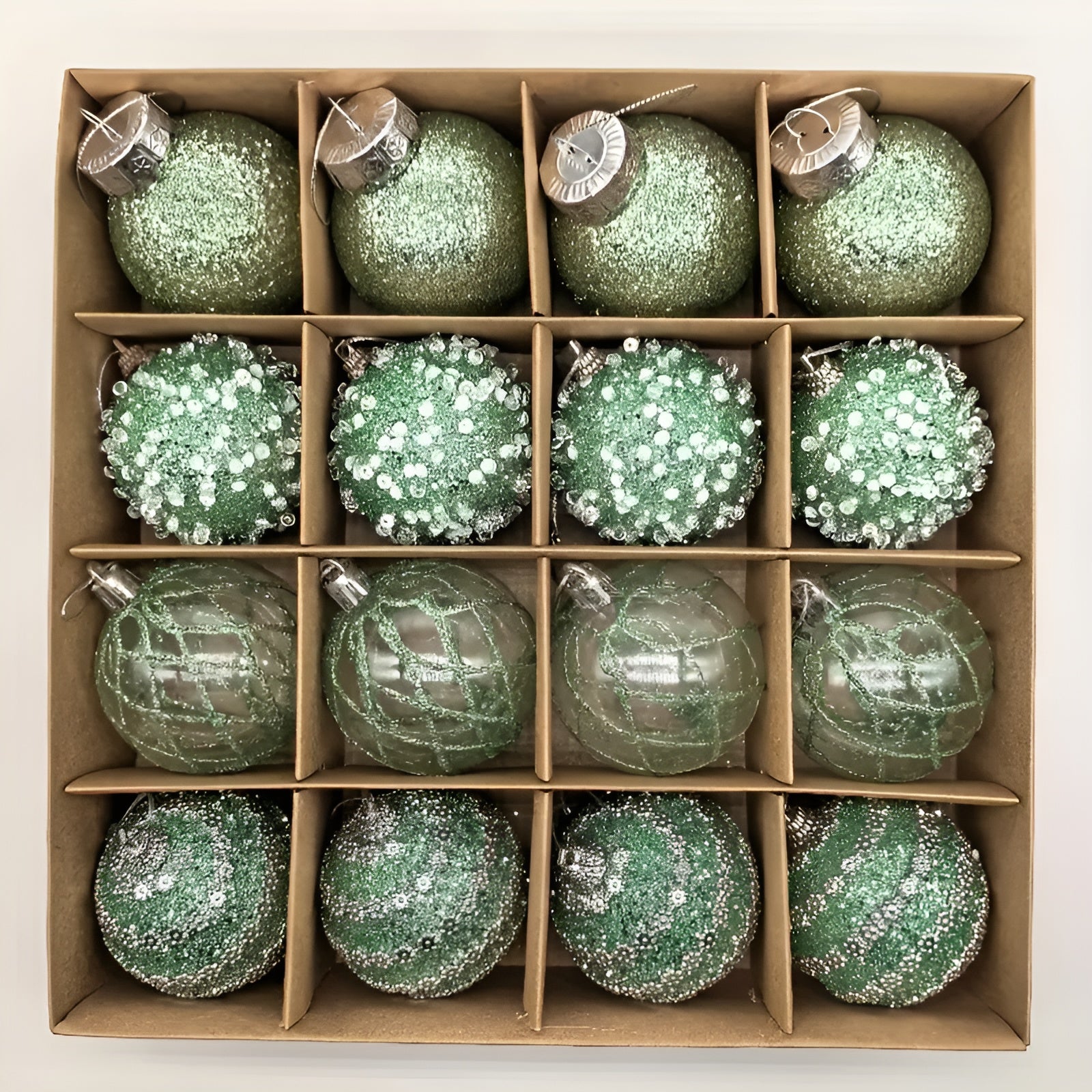 Weihnachtskugeln Set (16 Stück, Ø 6 cm) – Elegante Kugeln in Champagner | Perfekt für Weihnachtsbaum