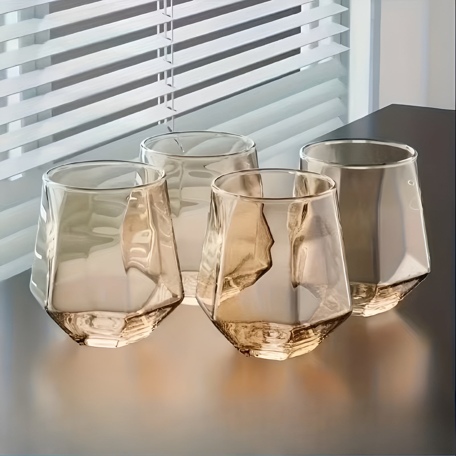 4-teiliges Geometrisches Whiskyglas-set Bunt – 300 ML Trinkgläser Für Whiskey Cocktails & Spirituosen | Elegante