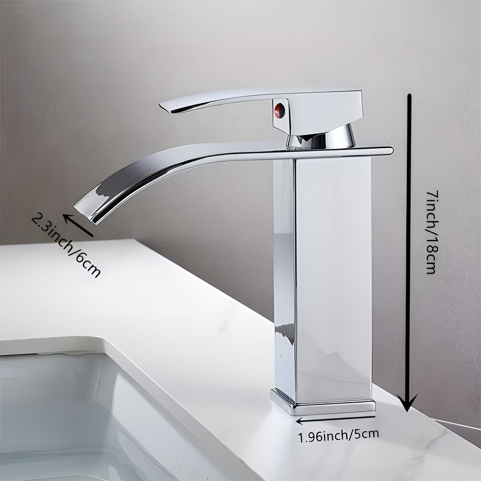 Waschbeckenarmatur aus Edelstahl – Wasserfall-Auslauf mit Warm- und Kaltwasser | Einloch Mischbatterie in Schwarz