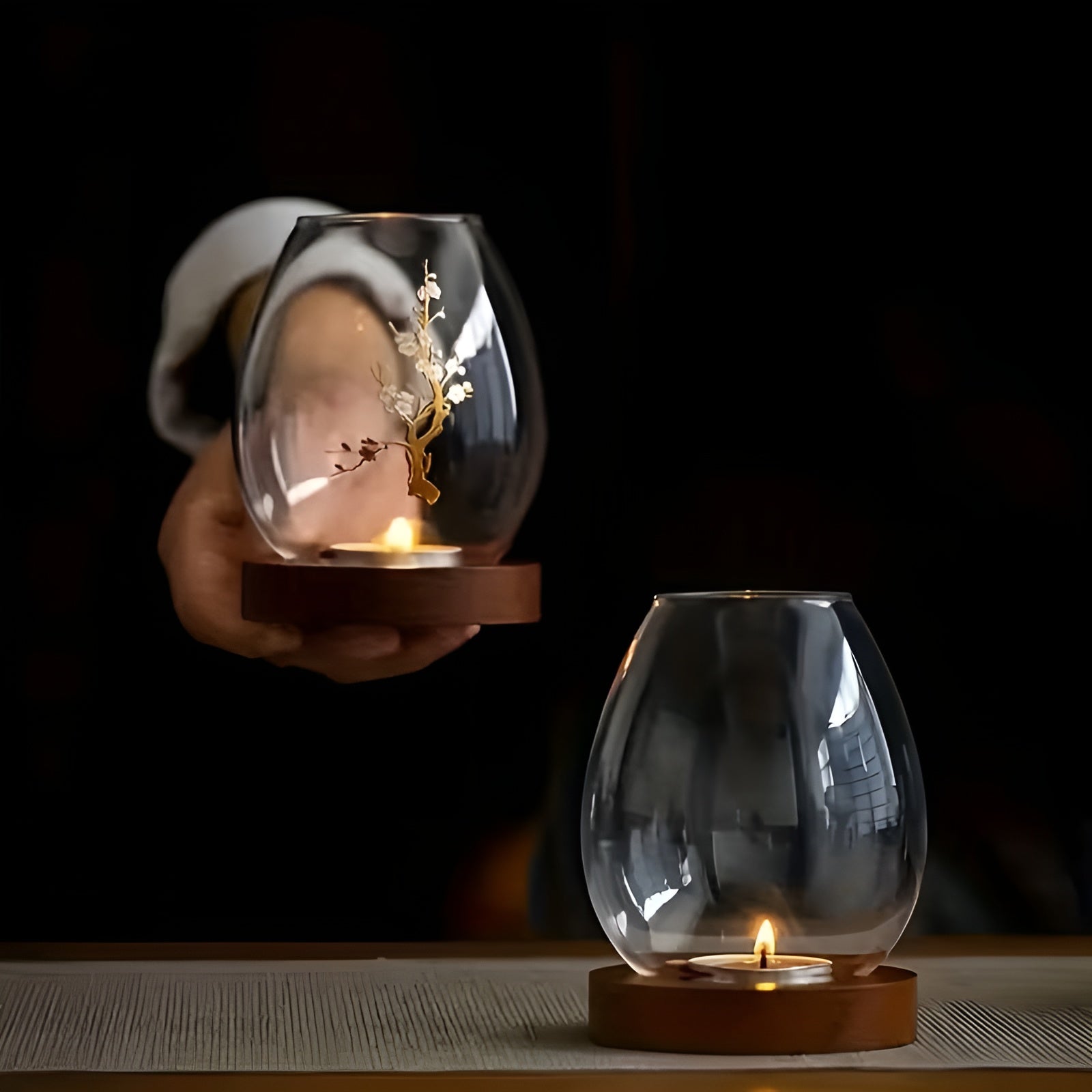 2er-Set Kerzenhalter aus Glas mit Holzsockel – Dekorativ im Retro-Zen-Stil | Perfekt für Wohnzimmer Tischdeko