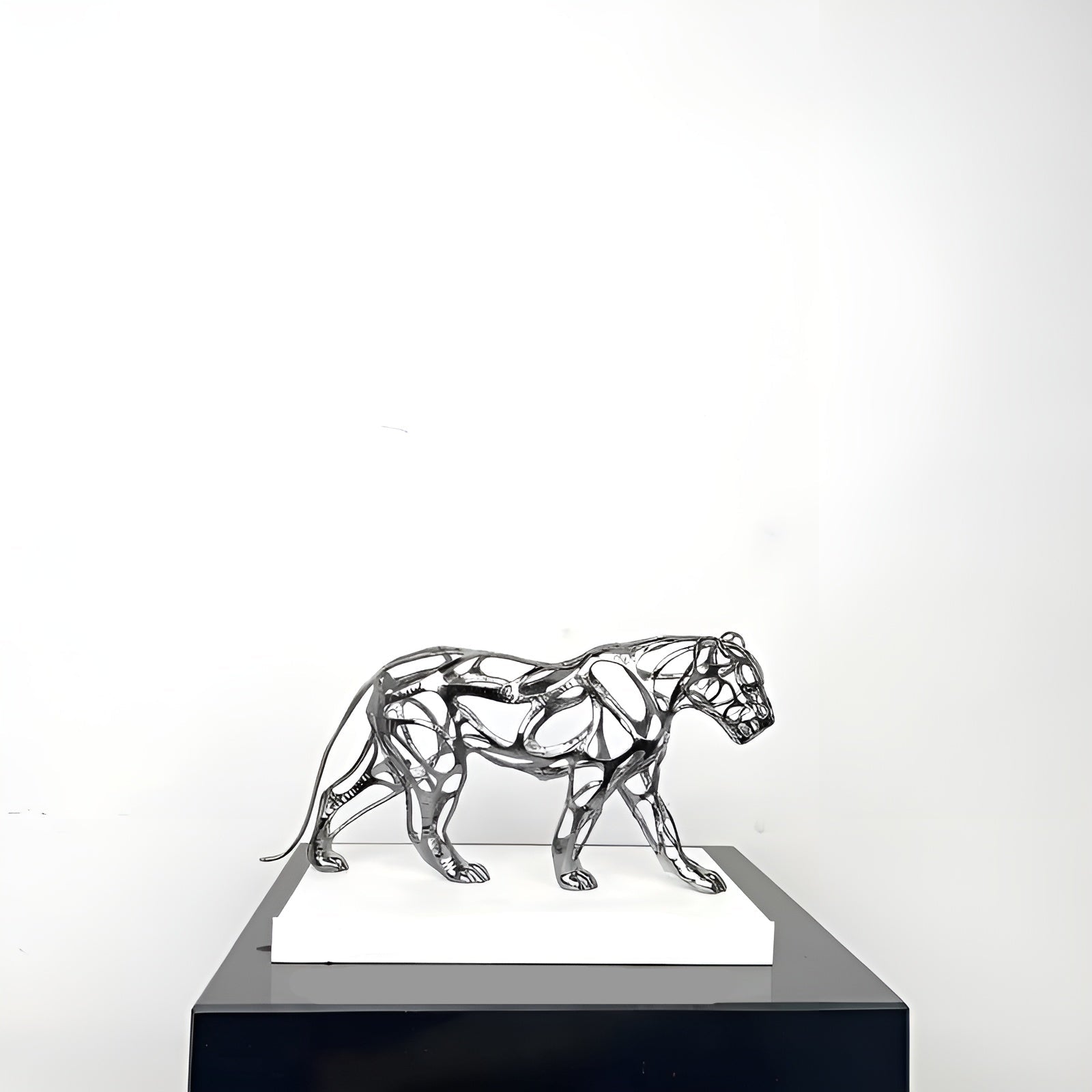 Goldene Leopard Skulptur aus Metall – Elegante & Dekorative Wohnraum-Deko | Luxuriöser Blickfang für Wohnzimmer