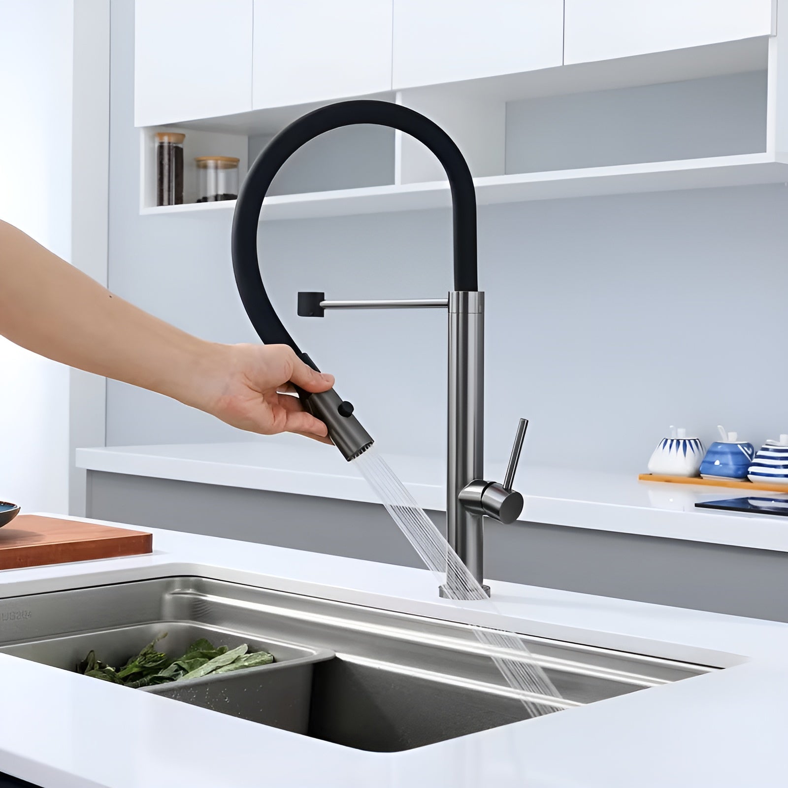 Magnetischer Wasserhahn aus Edelstahl – 360° drehbar mit 2 Strahlarten | Hochwertig und modern für Küche & Bad