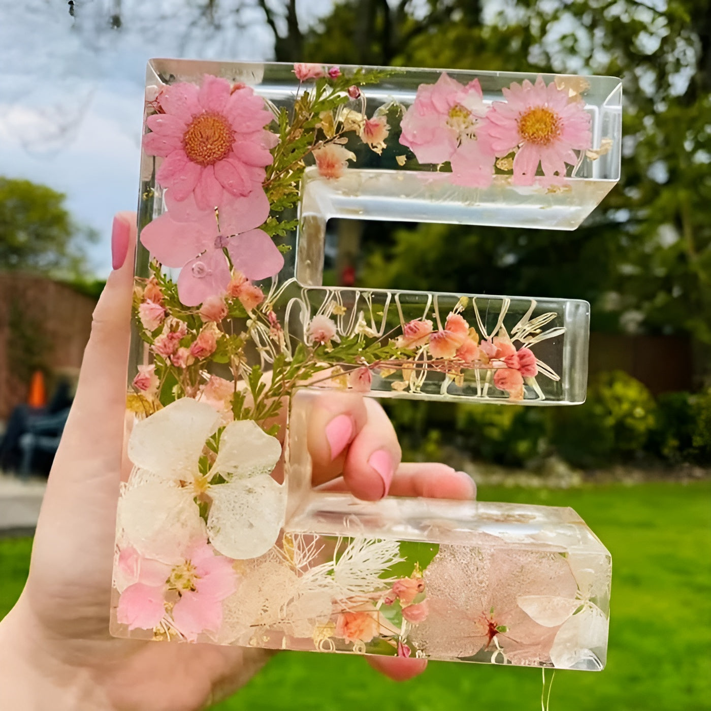 Blumen Buchstaben Lampe – Dekorativ aus Harz | Romantisches Licht für Zuhause & Feste