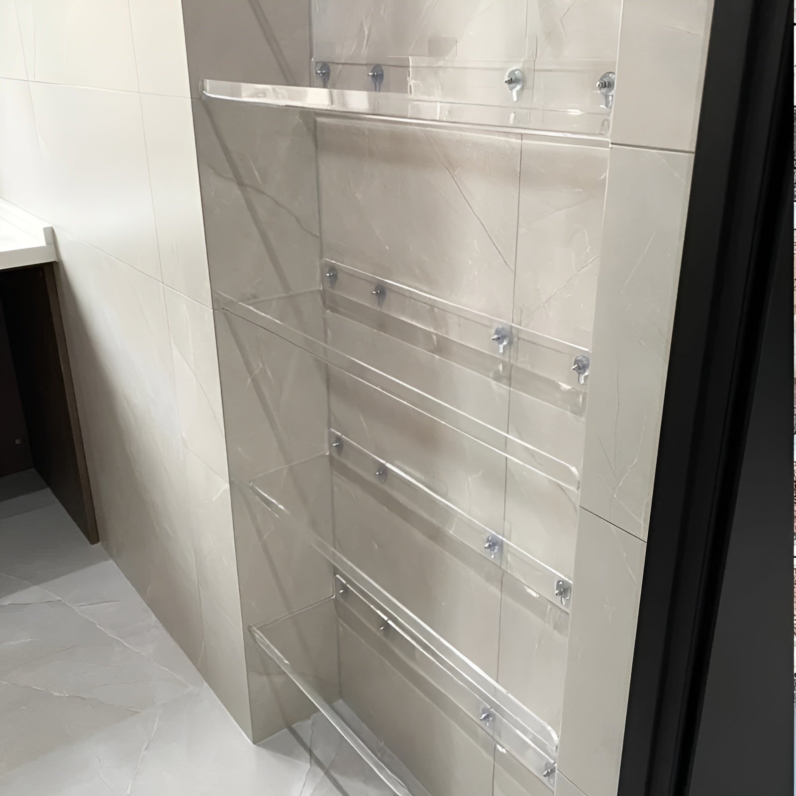 Acryl Wandregal – Bohrfreie Aufbewahrung | Ideal für Bad und Küche