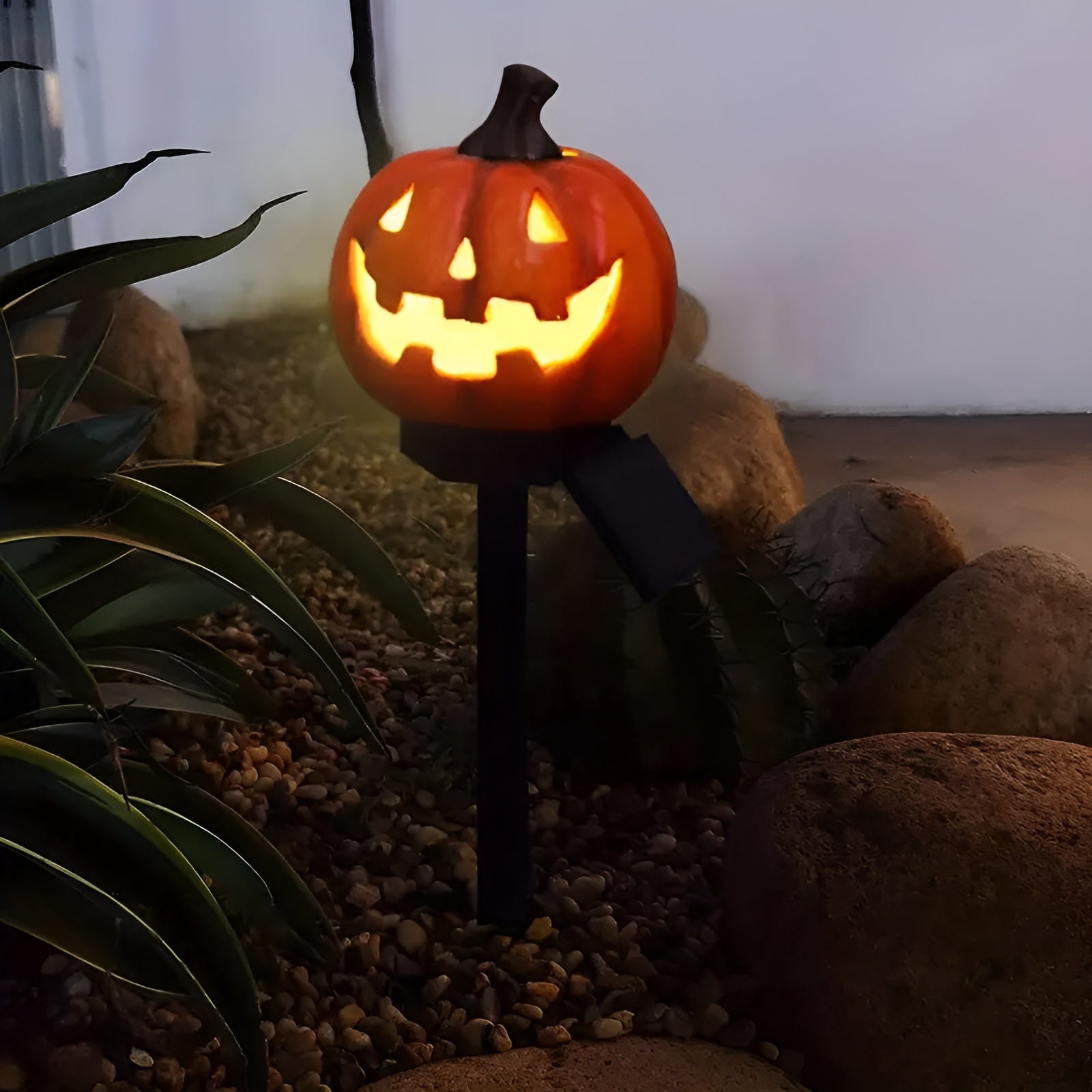 Halloween Solar-Laterne in Kürbisform – Dekorative LED Gartenleuchte | Ideal für Hof, Terrasse & Garten(2-Stück)