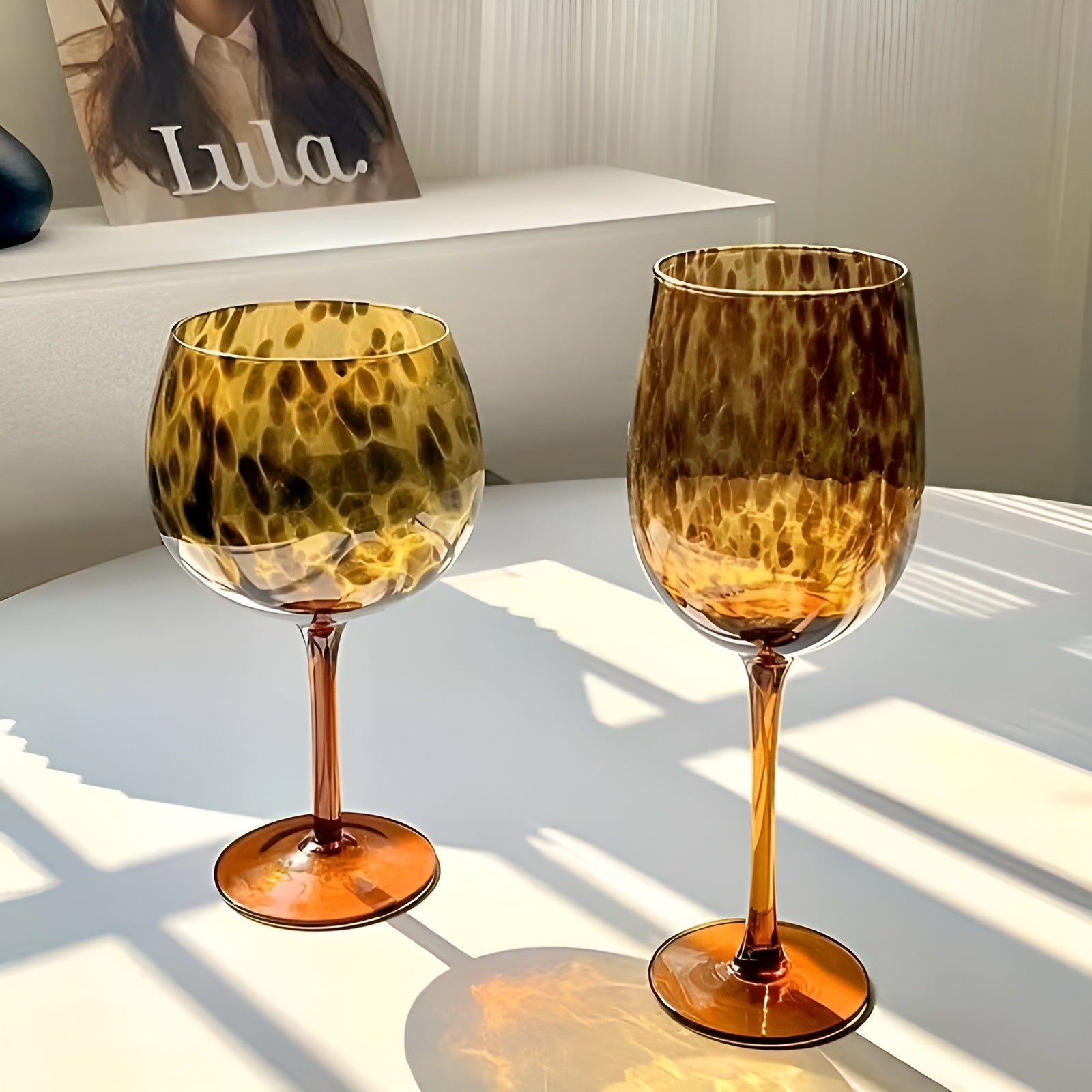 Set mit 2 Weingläsern im Leoparden-Design – Vintage-Look & dekorativ | Perfekt für besondere Anlässe - Wohnzubehör