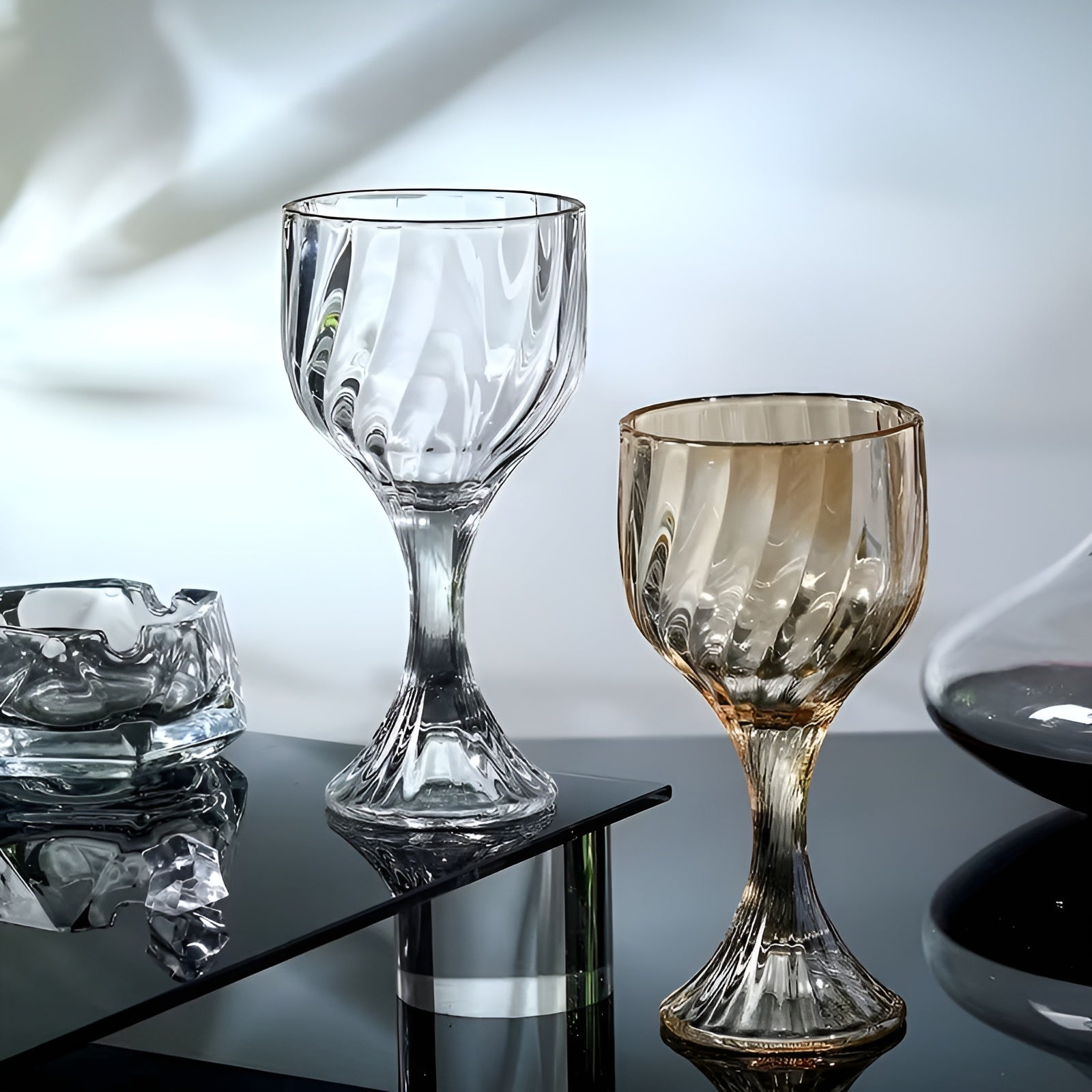 Retro Trinkgläser mit Stiel (6 Stück) – Gerilltes Glas im Vintage-Look | Stilvoll für jede Tafel - Wohnzubehör