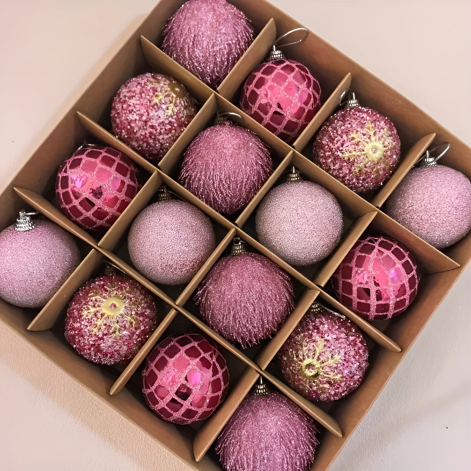 Weihnachtskugeln Set (16 Stück, Ø 6 cm) – Bunte Christbaumkugeln | Perfekte Deko für Baum, Wohnzimmer & Garten