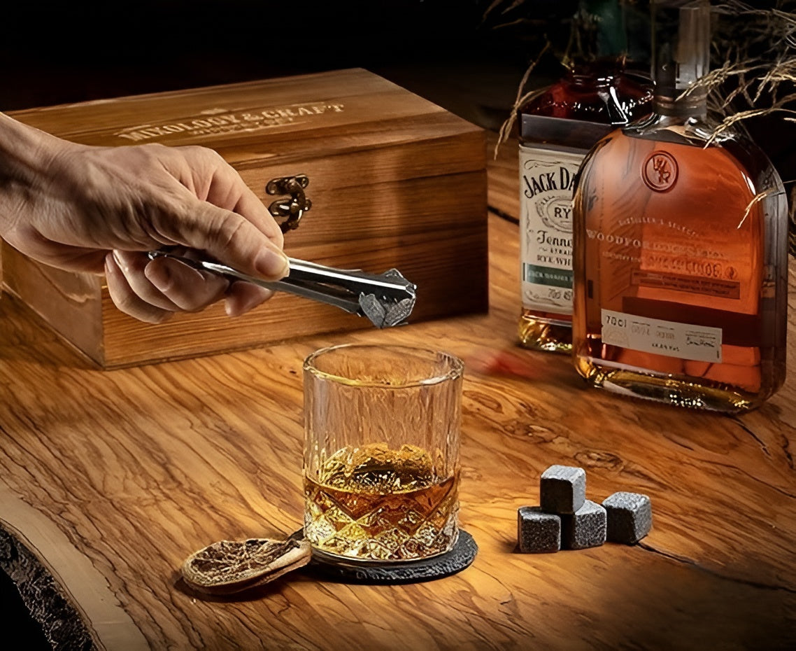 Whiskeyglas-Set mit Kühlsteinen –Mit Kühlsteinen & Kristallgläsern | Edles Geschenk mit Holzbox & Untersetzern