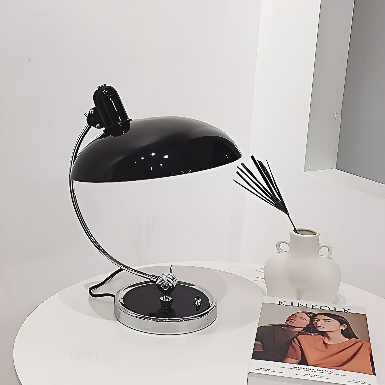 RetroChic Tischlampe - Skandinavische Minimalistische Nachttischlampe Elegare