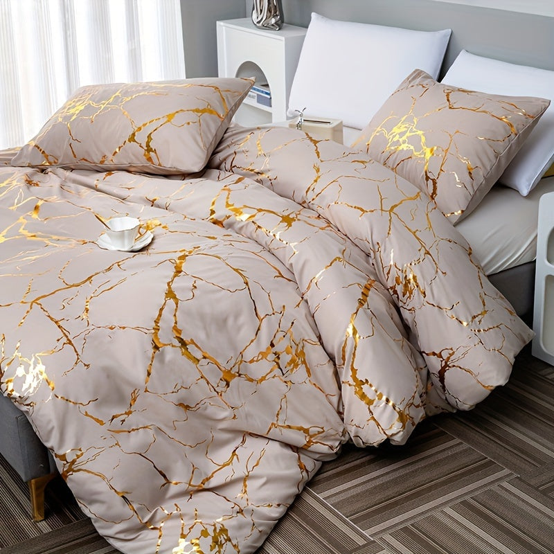 Luxus-Bettbezug-Set in Weiß auf einem gepflegten Doppelbett