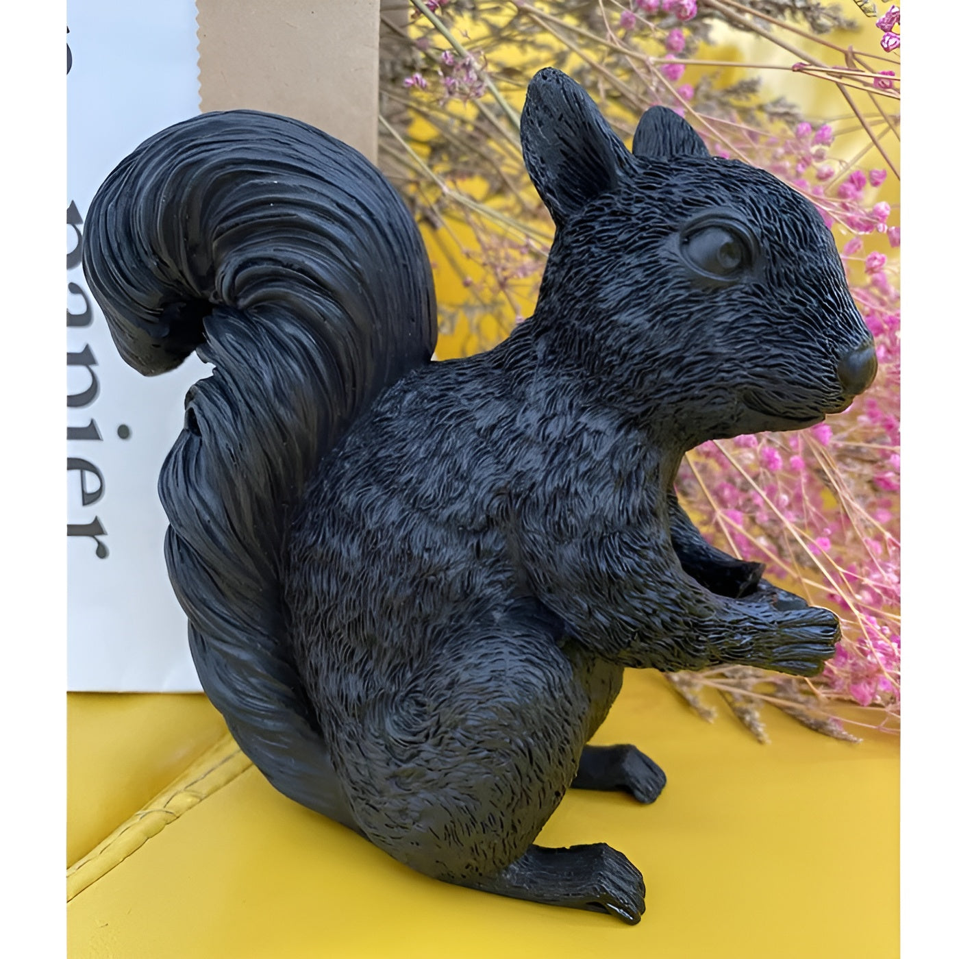 Tischlampe mit Eichhörnchenfigur – Niedliches Deko-Highlight im Nordic Design