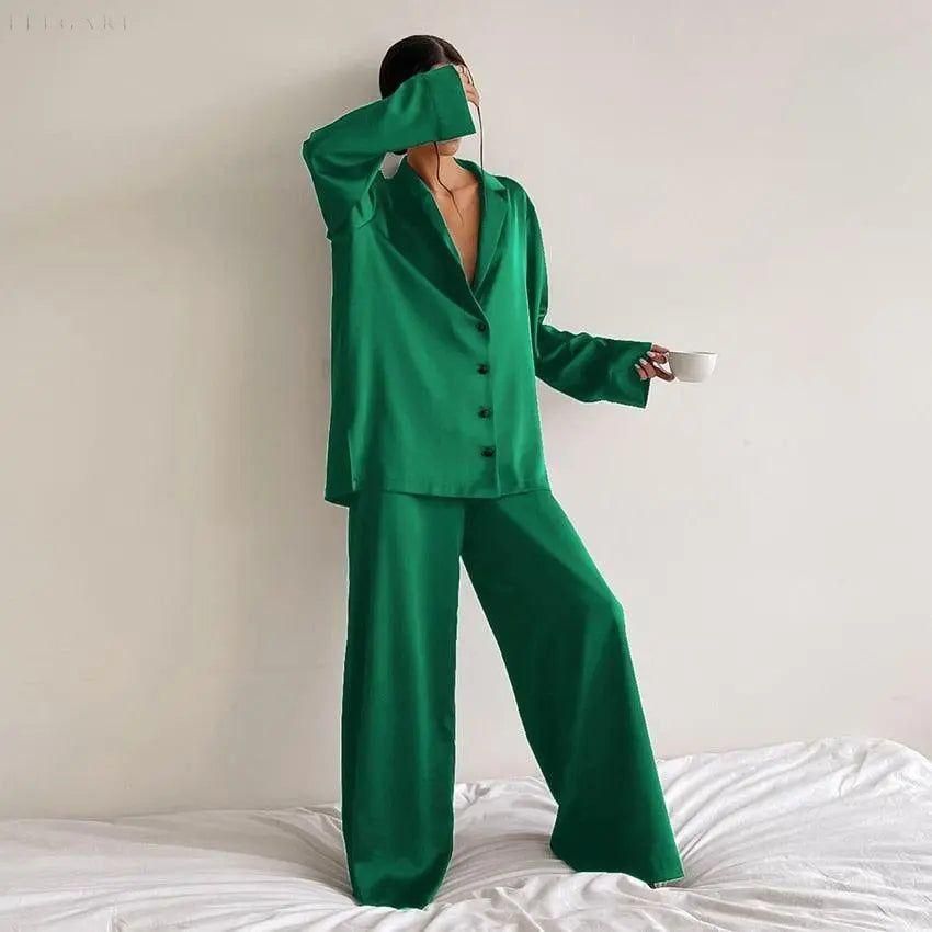 Hilo - Schlafanzugset für Frauen: Luxus und Komfort in einem - Elegare - DEA060 - Grün-XL