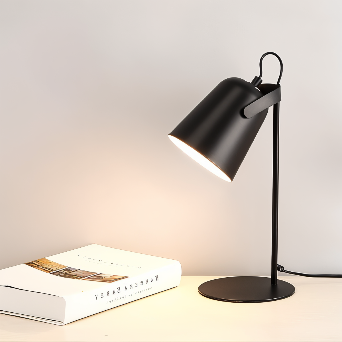 Nordische LED-Tischlampe – Sanftes Licht mit Augenschutz für Schreibtisch & Nachttisch