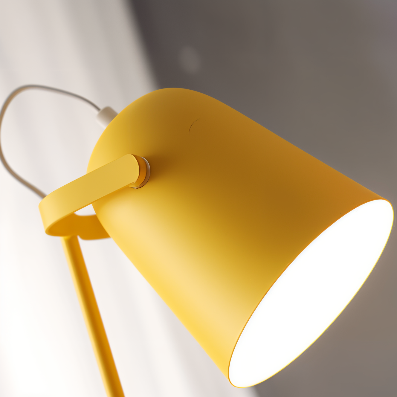 Nordische LED-Tischlampe – Sanftes Licht mit Augenschutz für Schreibtisch & Nachttisch