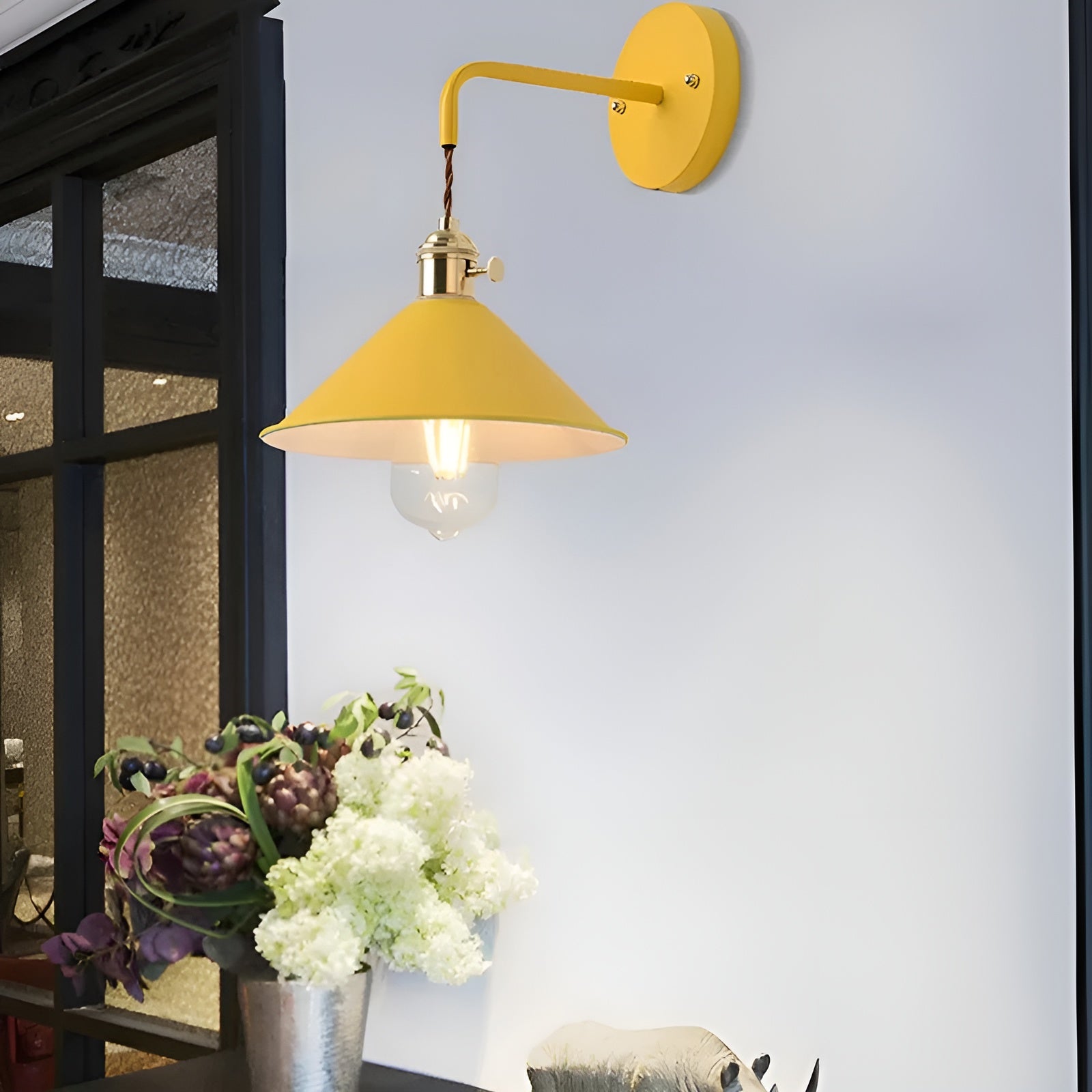Vintage Wandleuchte aus Metall – Retro Design für Wohnzimmer & Flur