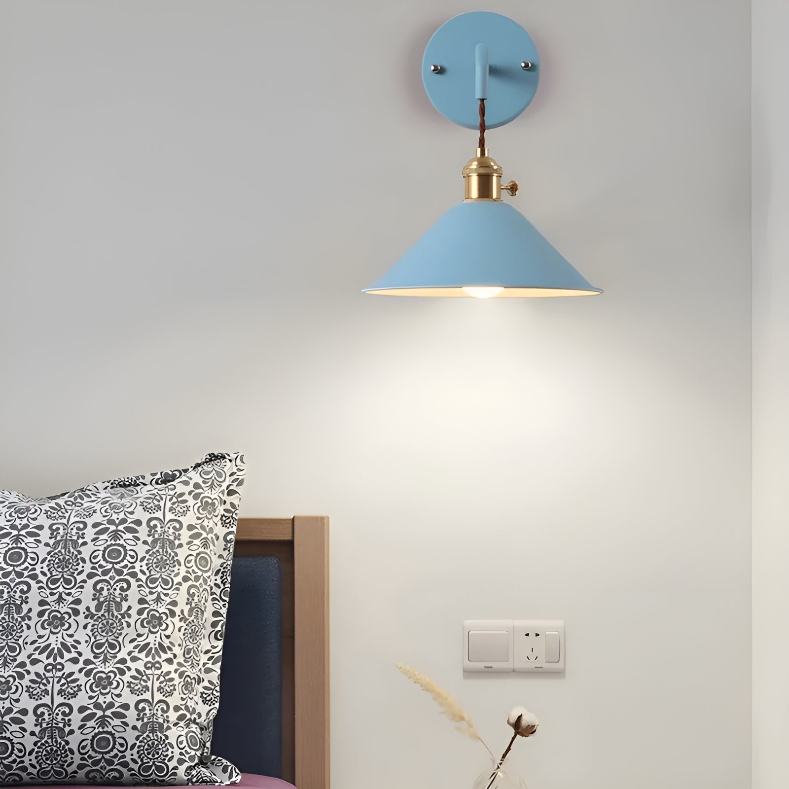 Vintage Wandleuchte aus Metall – Retro Design für Wohnzimmer & Flur
