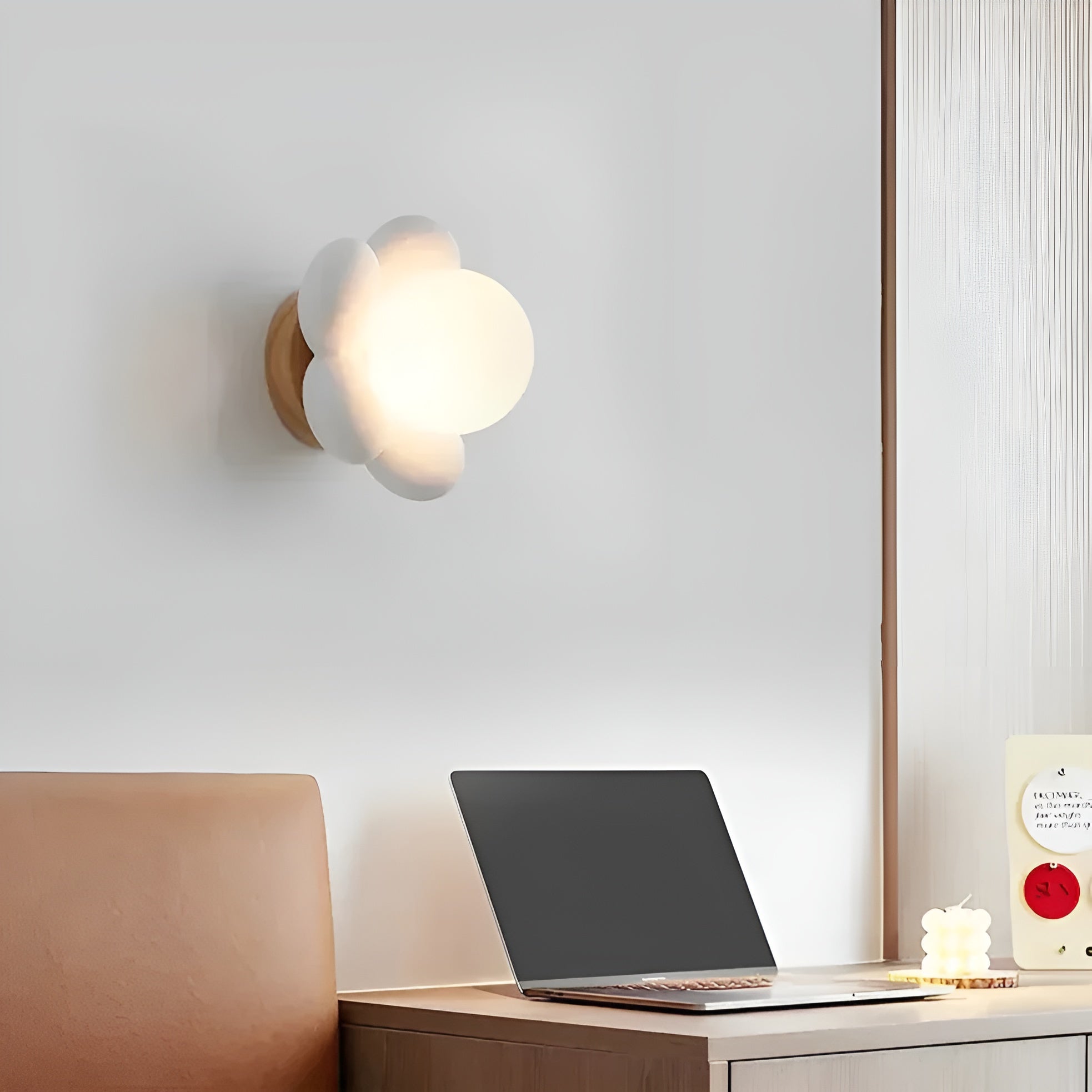 Blütenform -Wandleuchte in Creme – Dekorativ & Warmes Licht für Wohnzimmer oder Schlafzimmer