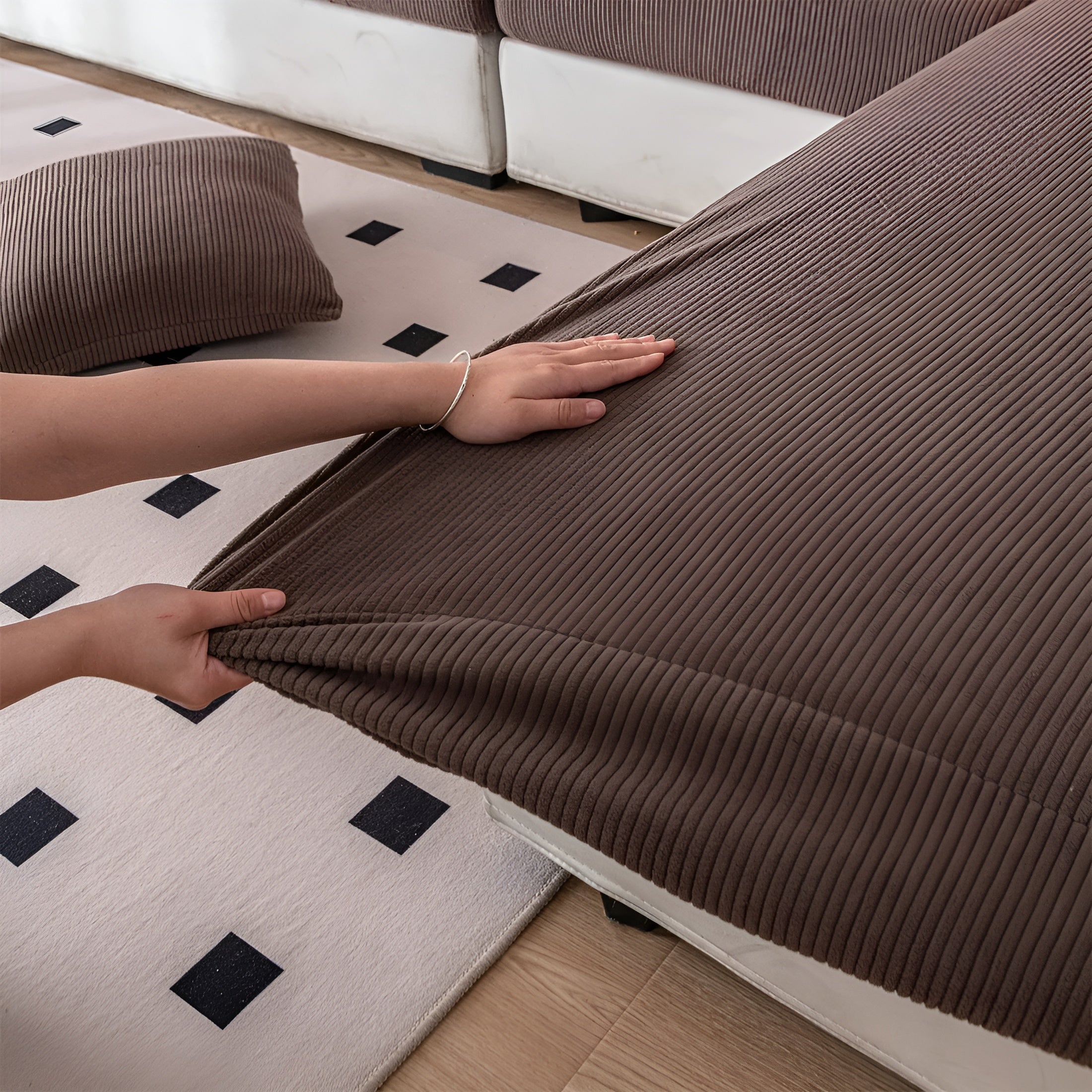 Sofaüberwurf aus Cord – Dehnbar & Kratzfest | Vertikales Streifendesign