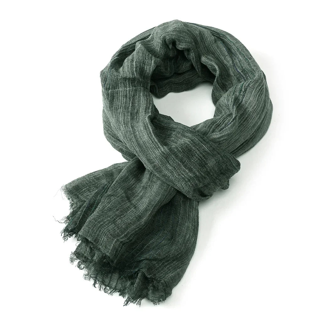 Gestreifter Winterschal – Outfit-Kombination casual
