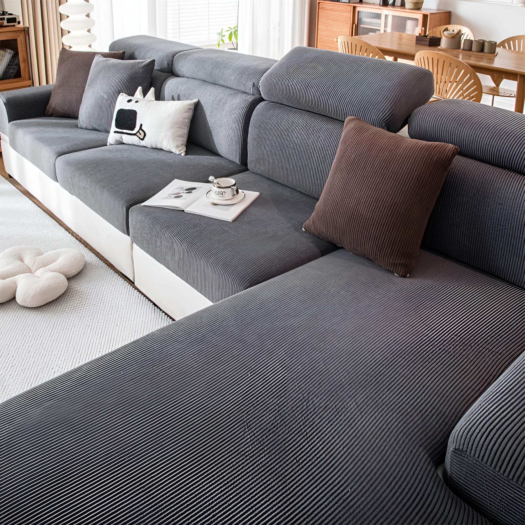 Sofaüberwurf aus Cord – Dehnbar & Kratzfest | Vertikales Streifendesign