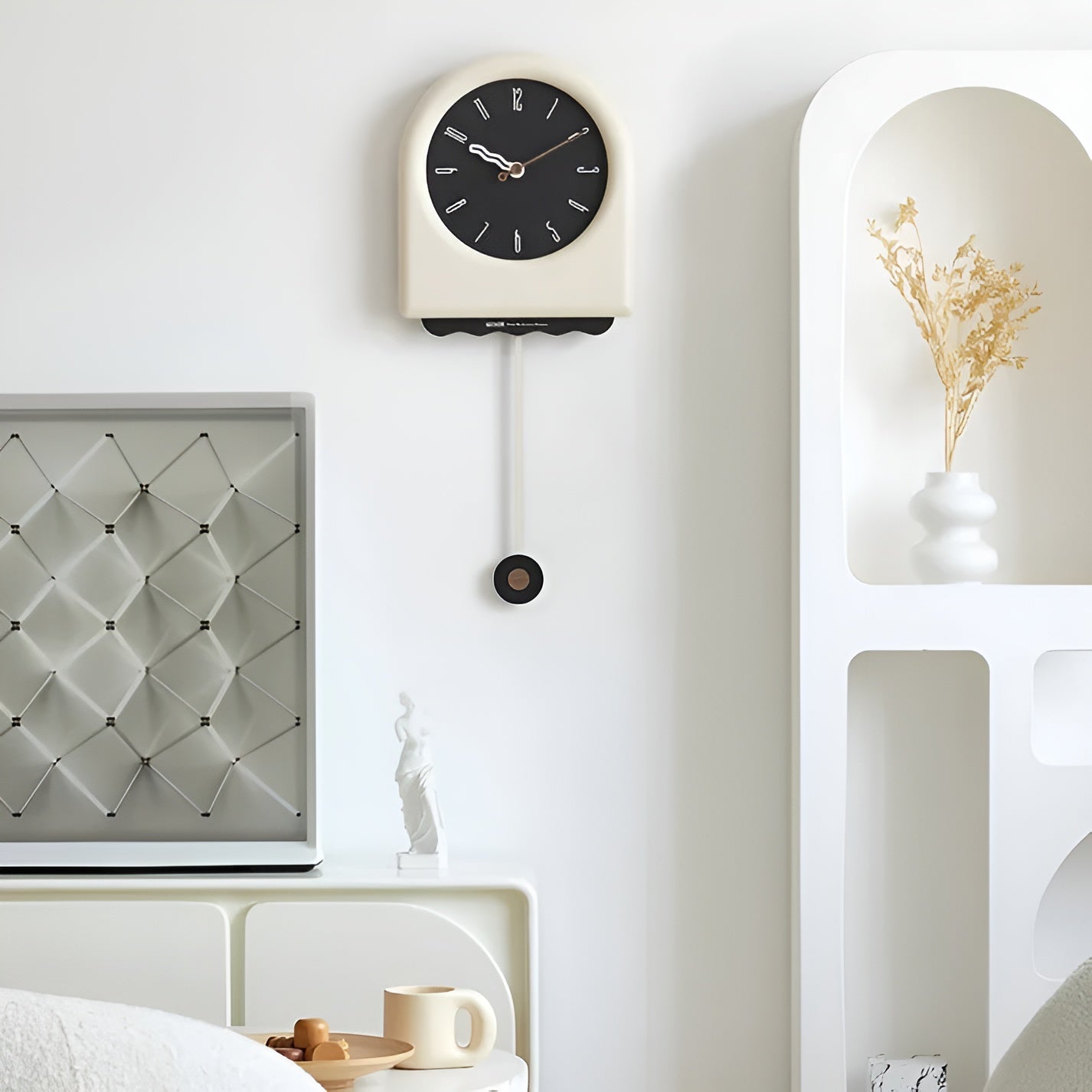 UrbanPendulum Clock - Moderner Schwingpendel-Wanduhr
