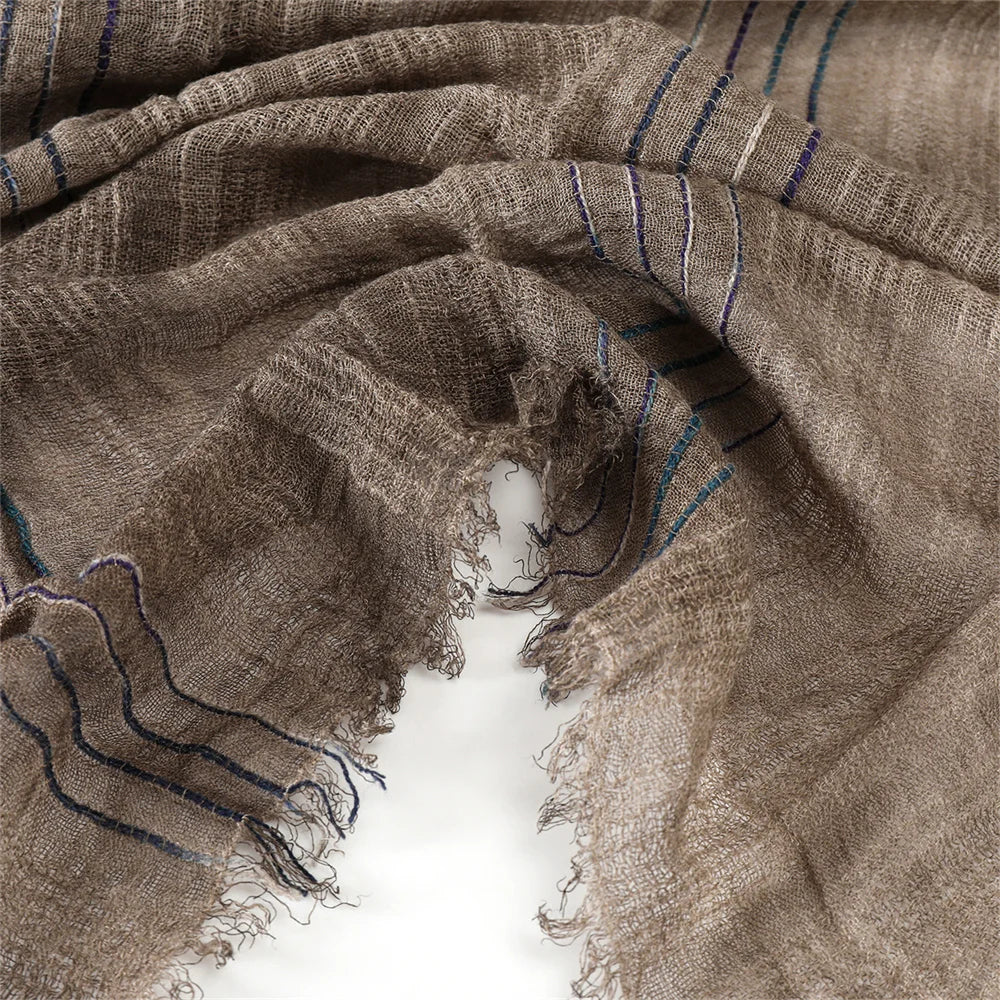 Gestreifter Herbst-Winter-Schal – Schulterdrape Styling