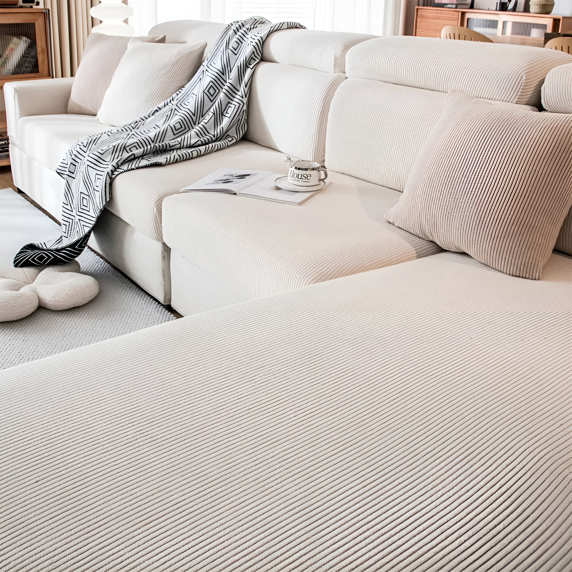 Sofaüberwurf aus Cord – Dehnbar & Kratzfest | Vertikales Streifendesign