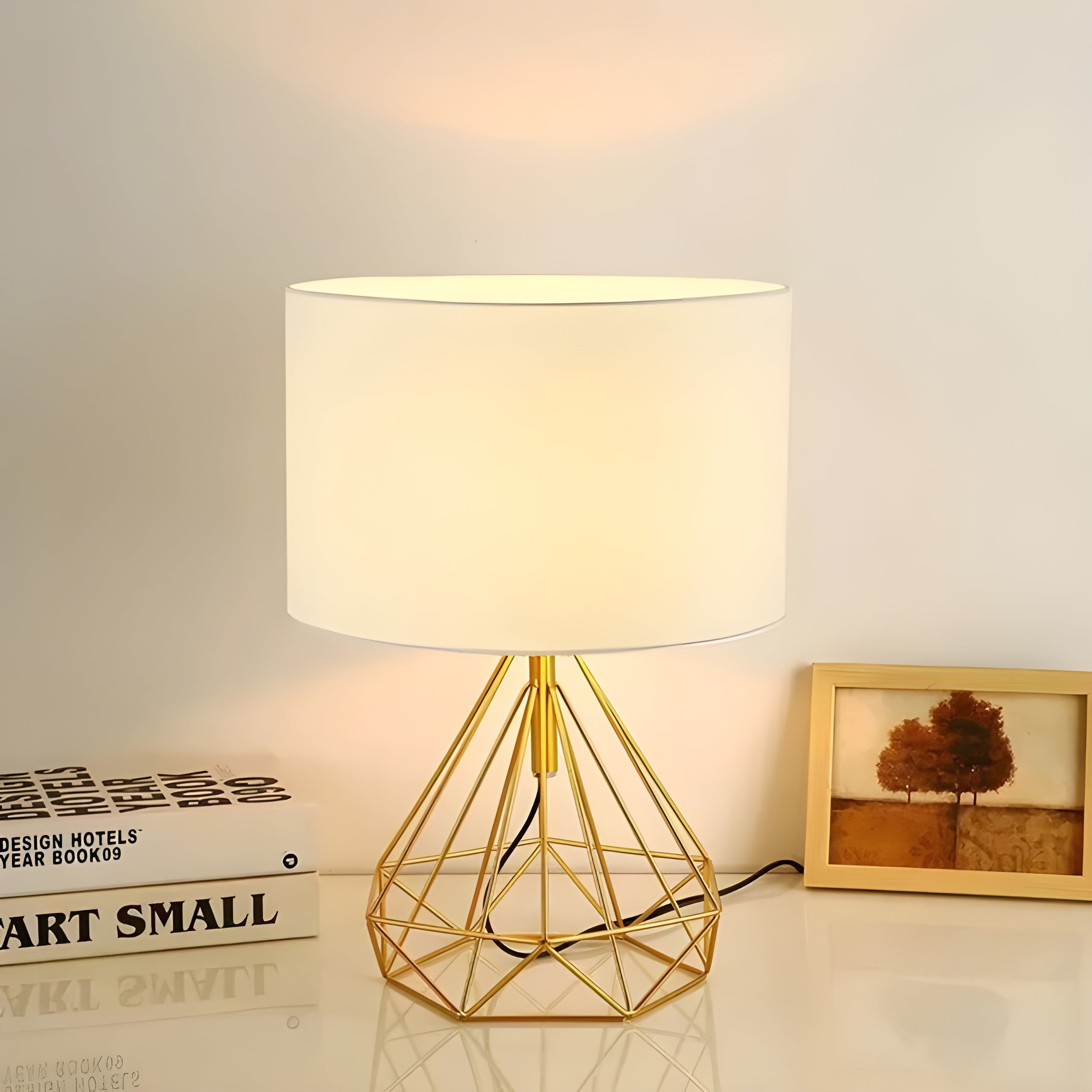 SkandiShade Lamp - Dekorative Tischlampe im skandinavischen Design