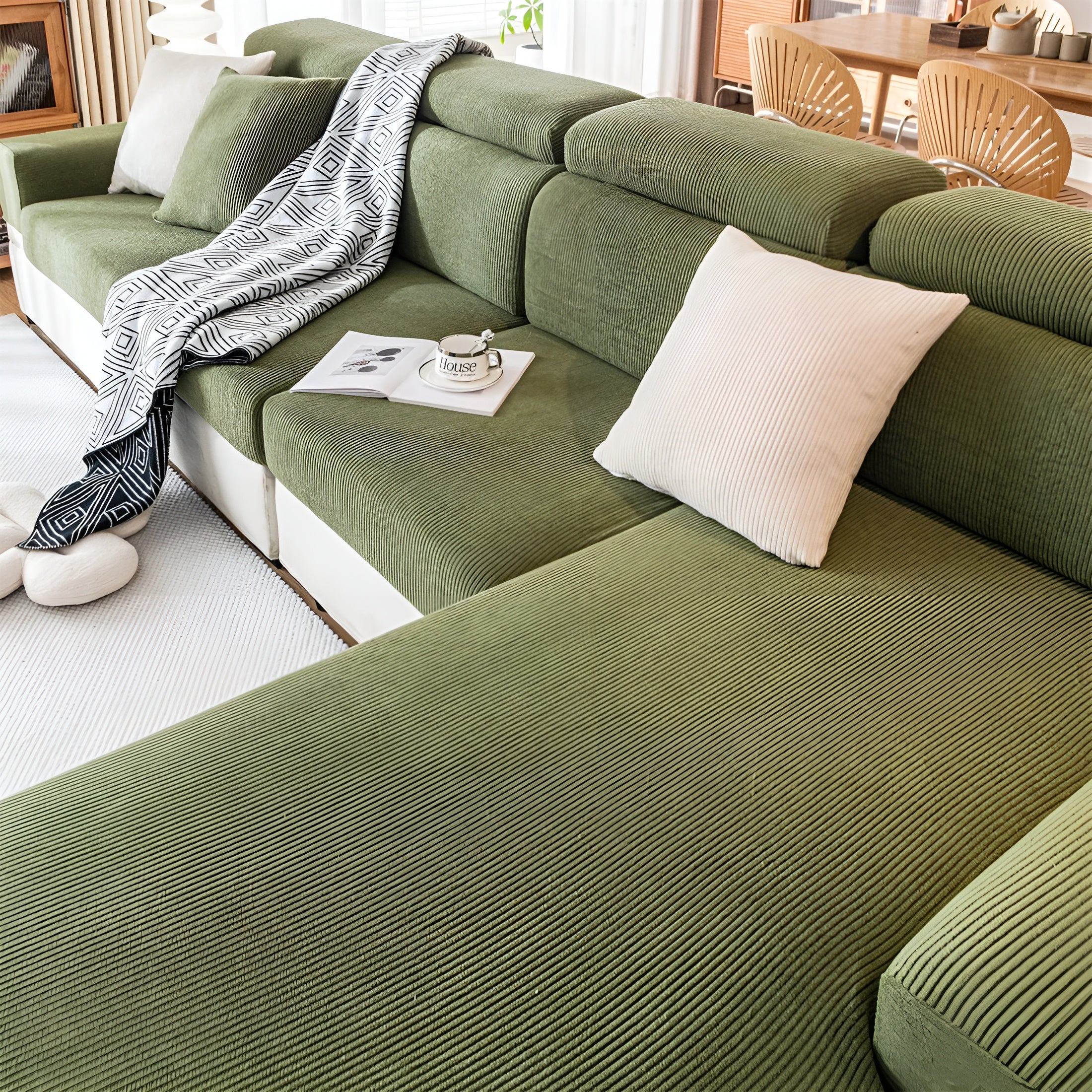 Sofaüberwurf aus Cord – Dehnbar & Kratzfest | Vertikales Streifendesign