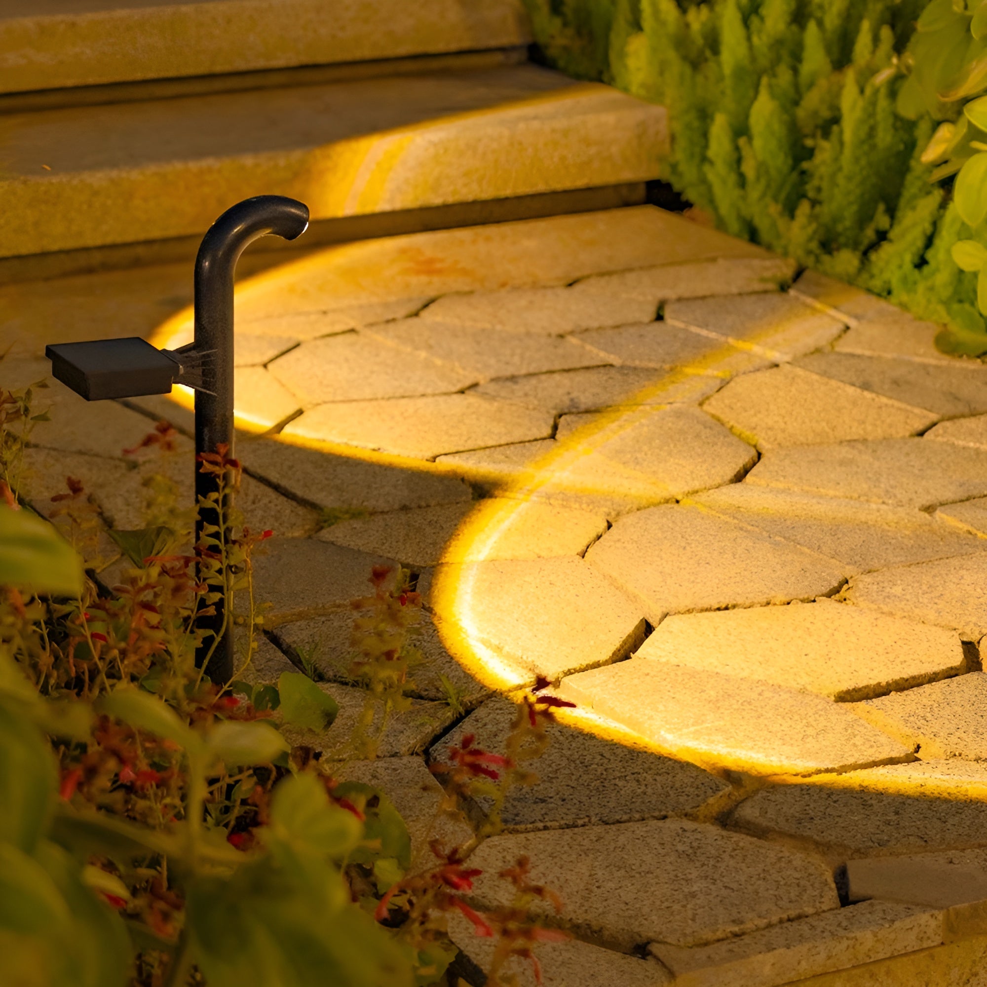 LED Solarlampen für den Garten – Dekorative Wegbeleuchtung für Hof und Einfahrt