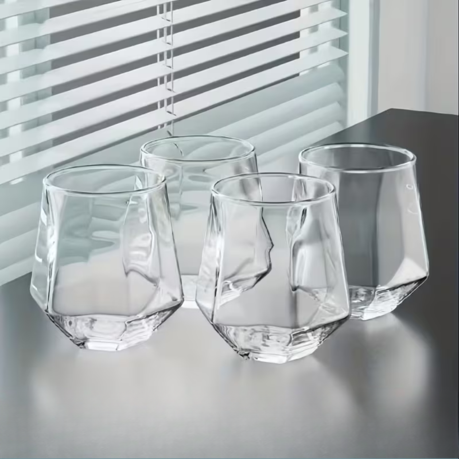 Glasbecher Im Transparenten Design 4er-set – Stilvolles Und Dekoratives Design | 300 Ml Glasbecher Für Wasser Saft