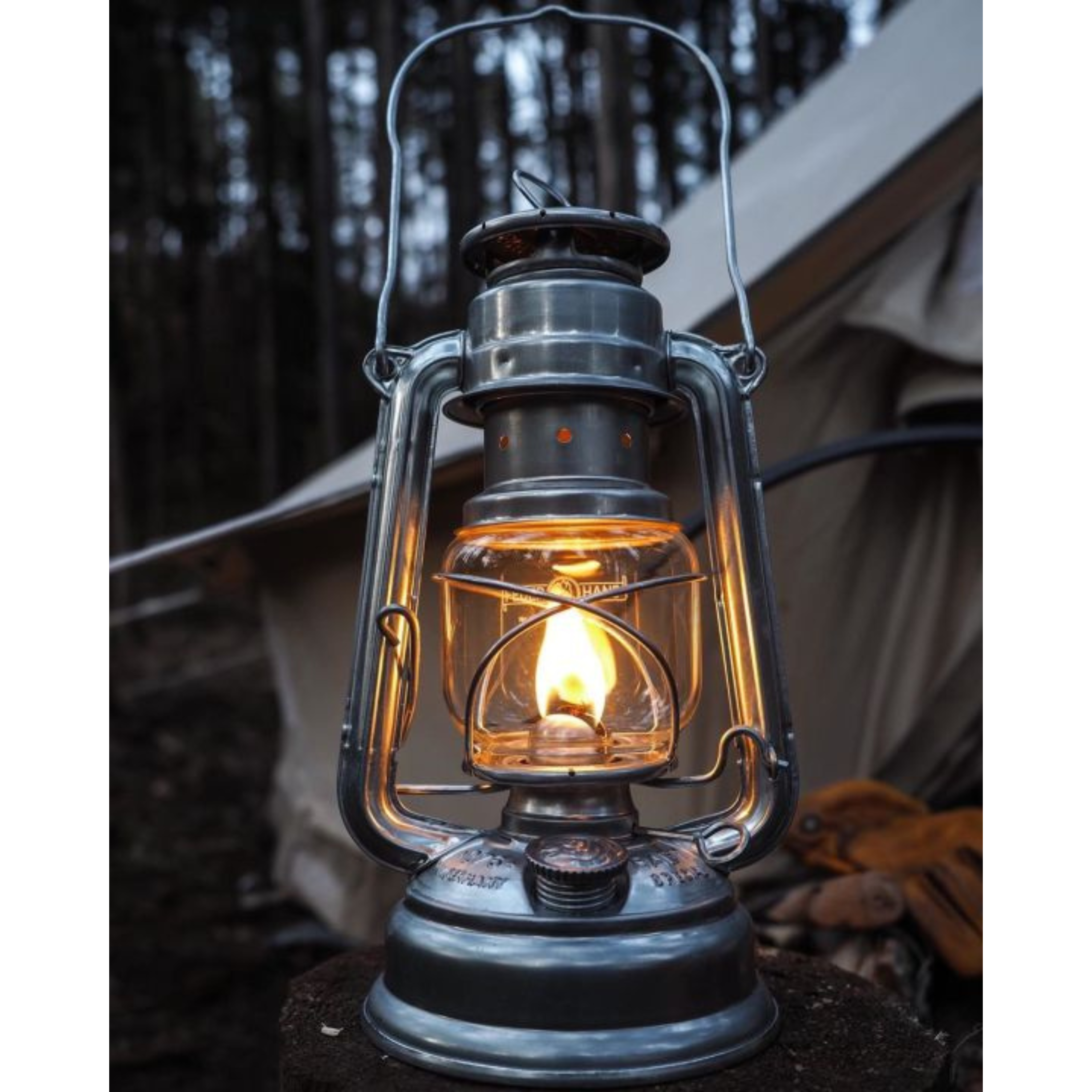 RusticLite - Kerosin-Außenlampe im Retro-Stil
