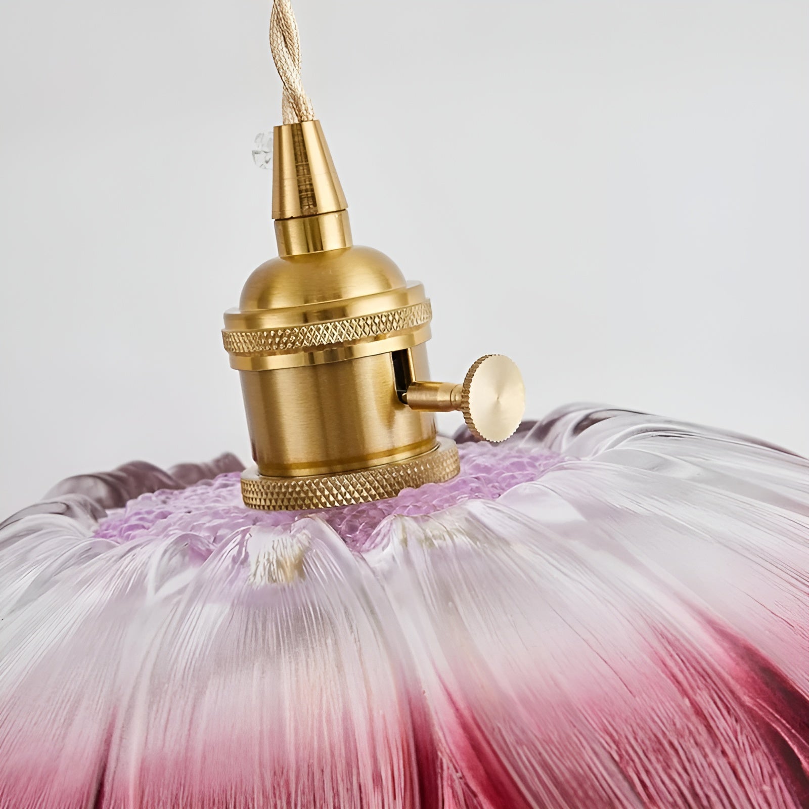 Hängelampe mit Blumenmotiv – Warmes Licht & stilvolles Design | Für Ihr Zuhause