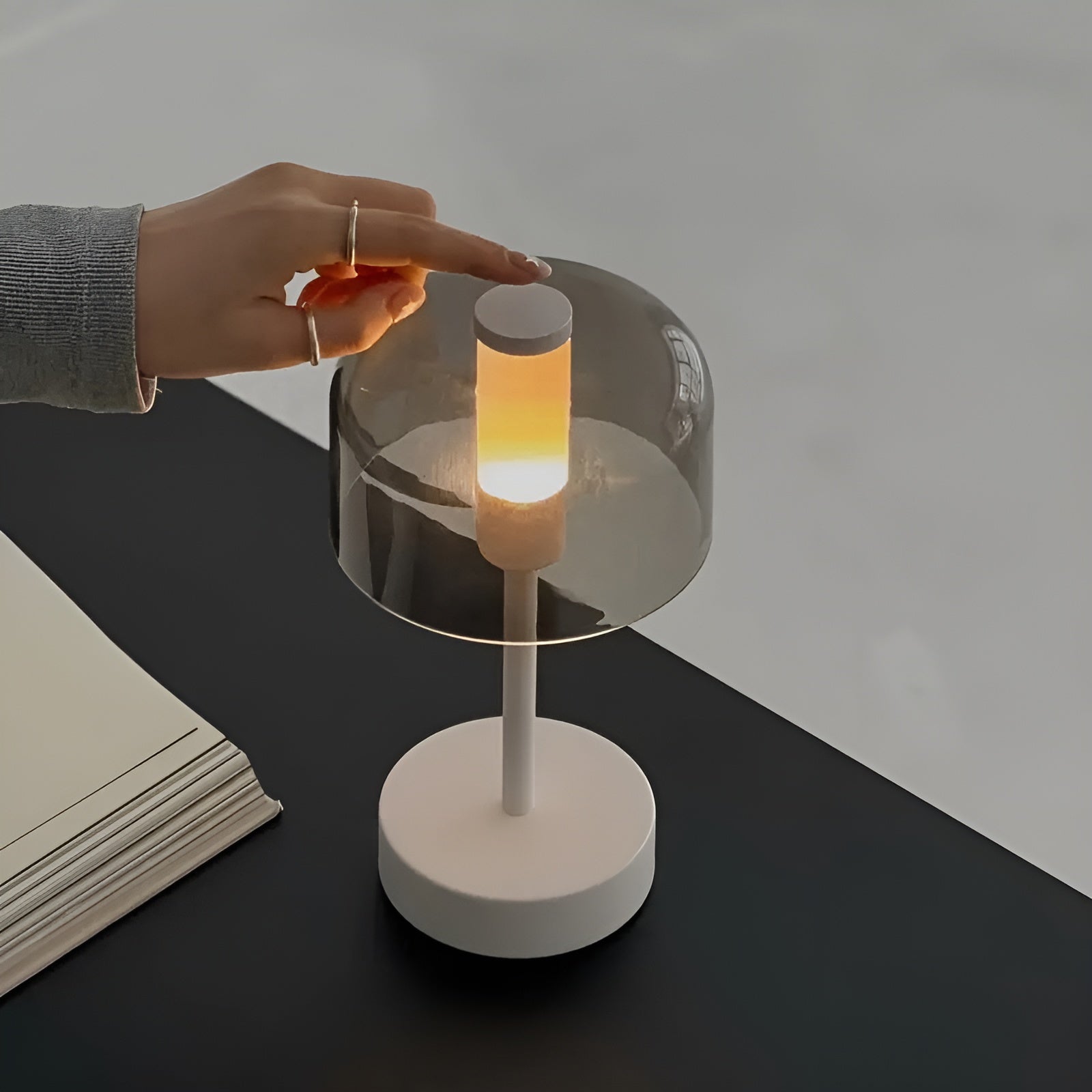 Vintage Tischlampe – Dekoratives LED-Licht mit Augenschutz | USB Wiederaufladbar, Perfekt für Schlafzimmer & Büro