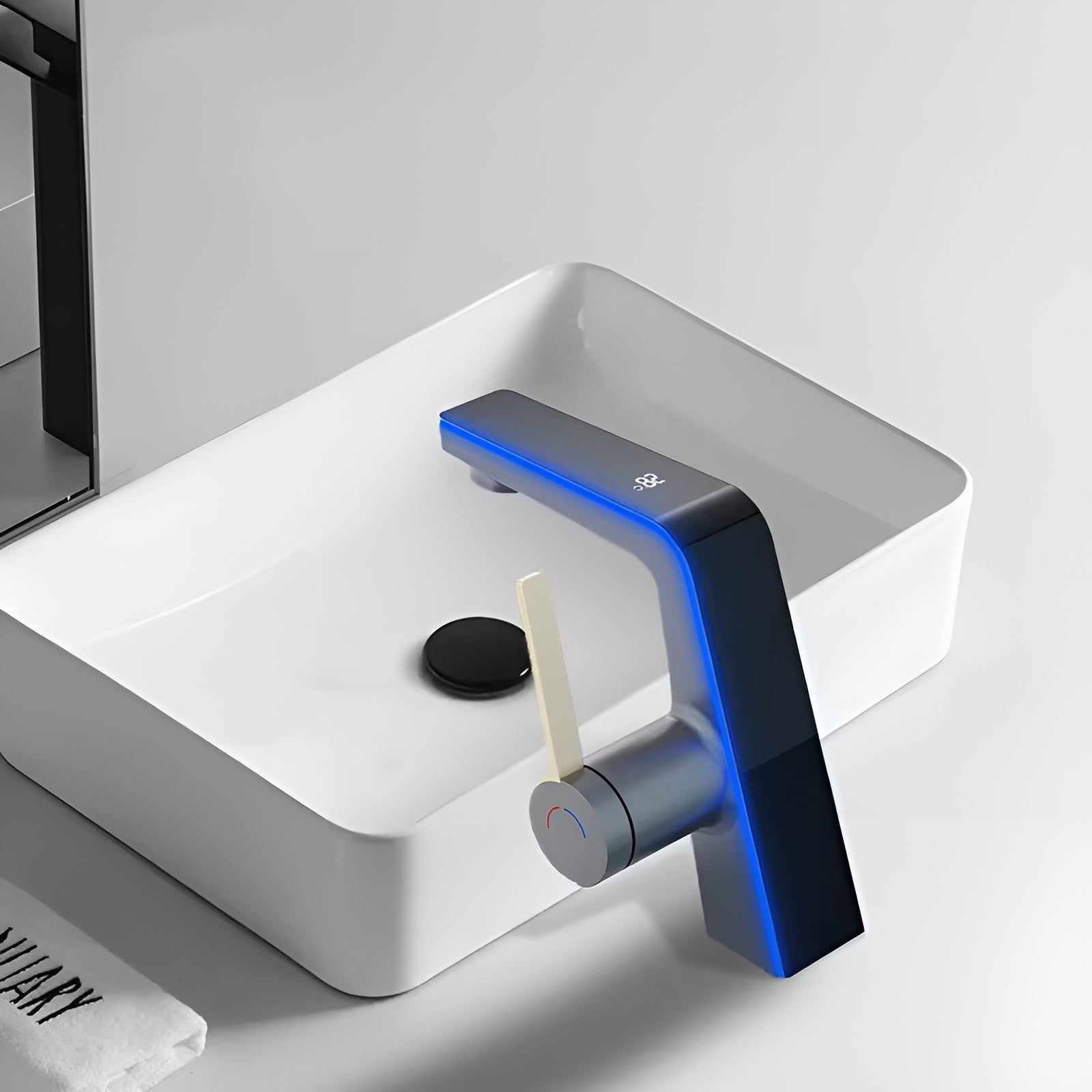 Waschbeckenarmatur mit Ausziehbrause – Hochwertige Mischbatterie für Warm- und Kaltwasser | Einlochmontage für Bad und Küche in Schwarz oder Silber