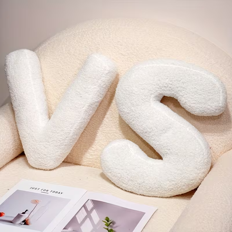 Weiße Buchstaben Dekokissen – Weich Und Kombinierbar | Kreative Kissen Für Ihr Sofa Und Bett - Kissen