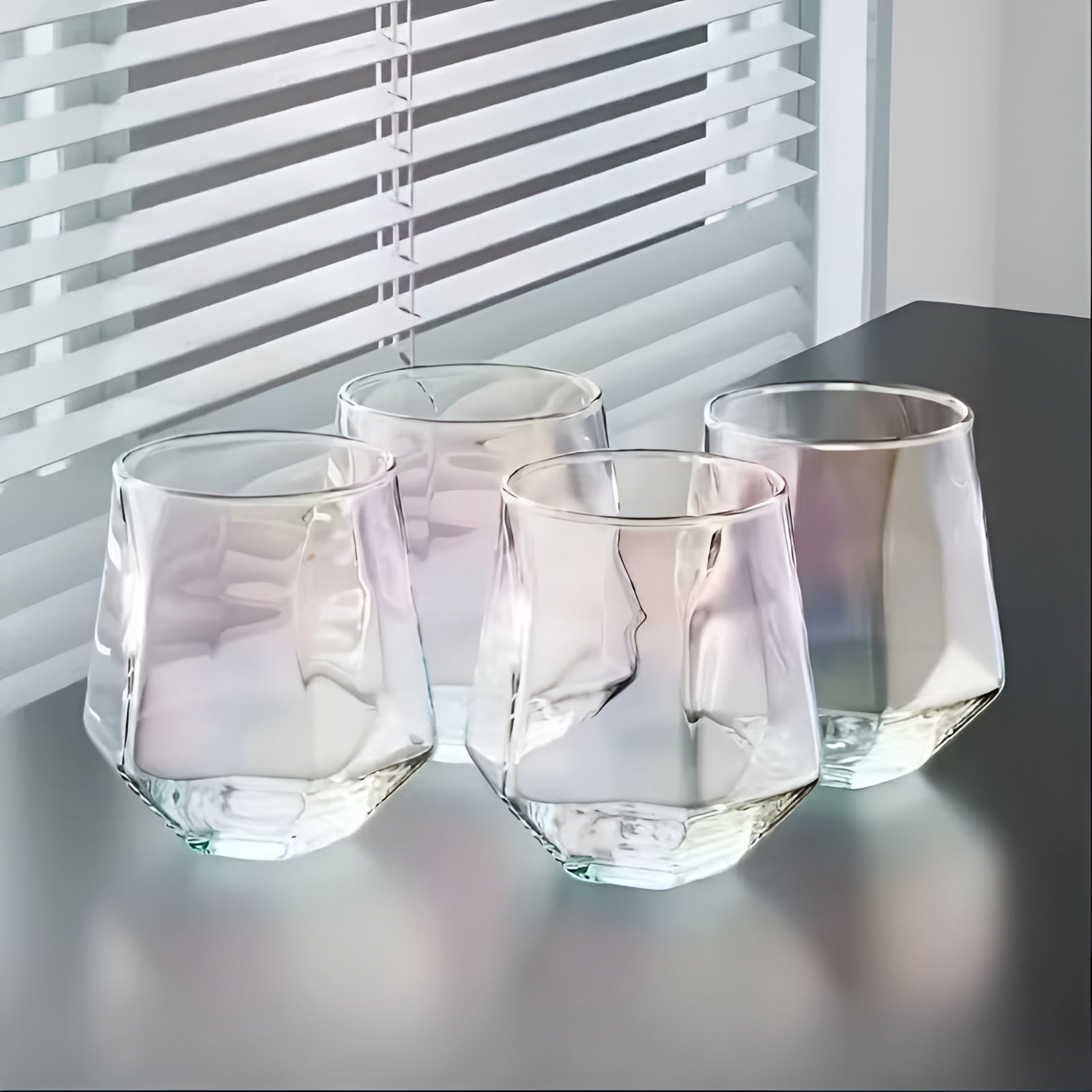 Glasbecher Im Transparenten Design 4er-set – Stilvolles Und Dekoratives Design | 300 Ml Glasbecher Für Wasser Saft
