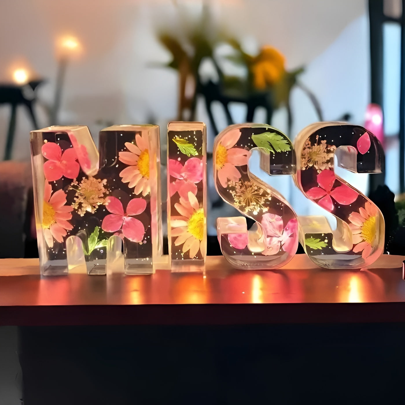 Blumen Buchstaben Lampe – Dekorativ aus Harz | Romantisches Licht für Zuhause & Feste