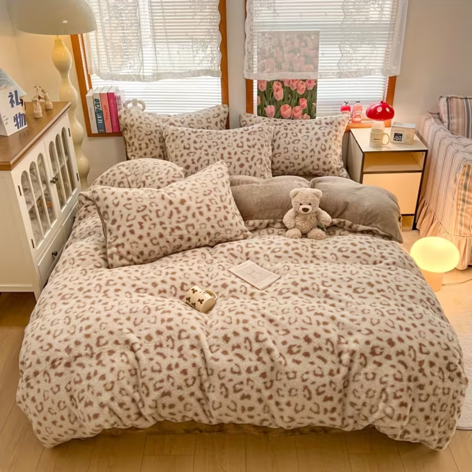 Bettwäsche-Set aus Kunstkaninchenfell (4-teilig) – Extra weich & warm | Kuschelig mit Leopardenpfoten-Design