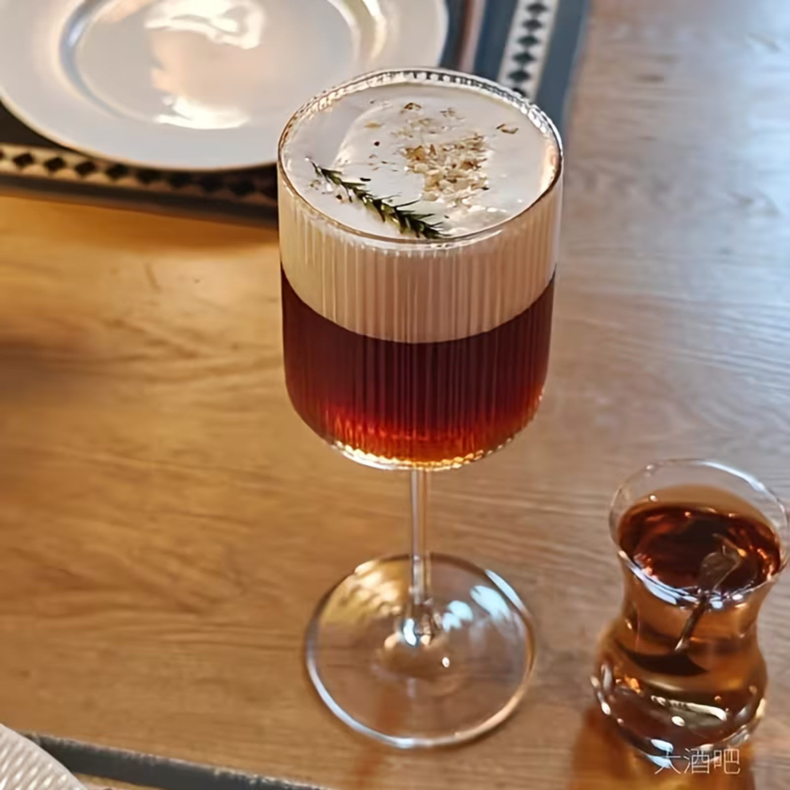 Kristallglas mit Vintage-Rillen – Transparent & Dekorativ | Elegantes Glas für Alltag und Tischkultur - Wohnzubehör