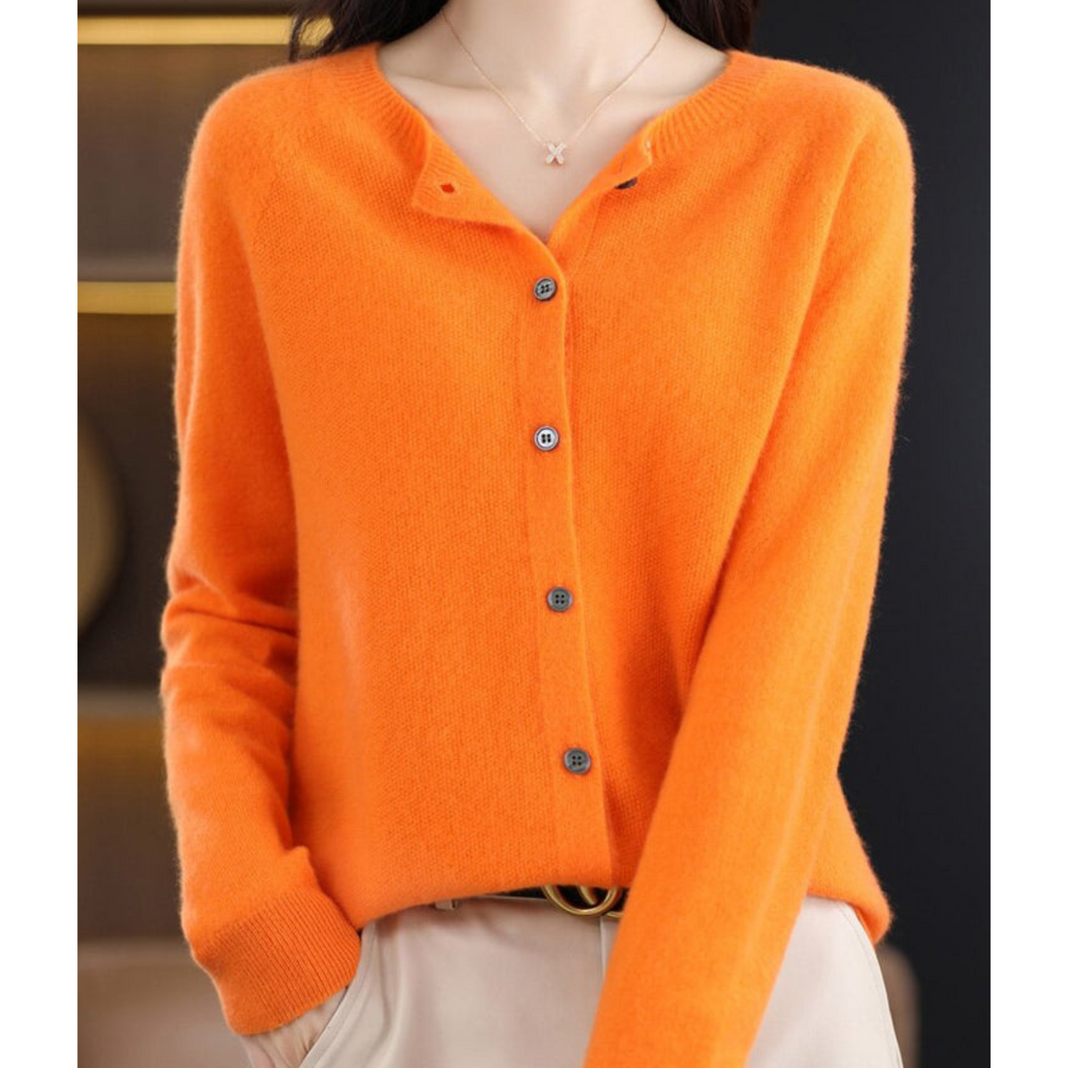 Damen Strickpullover in Dunkelgrün – Vorderansicht