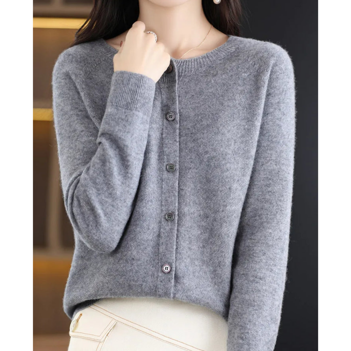 Damen Strickpullover in Khaki – Ganzkörperansicht