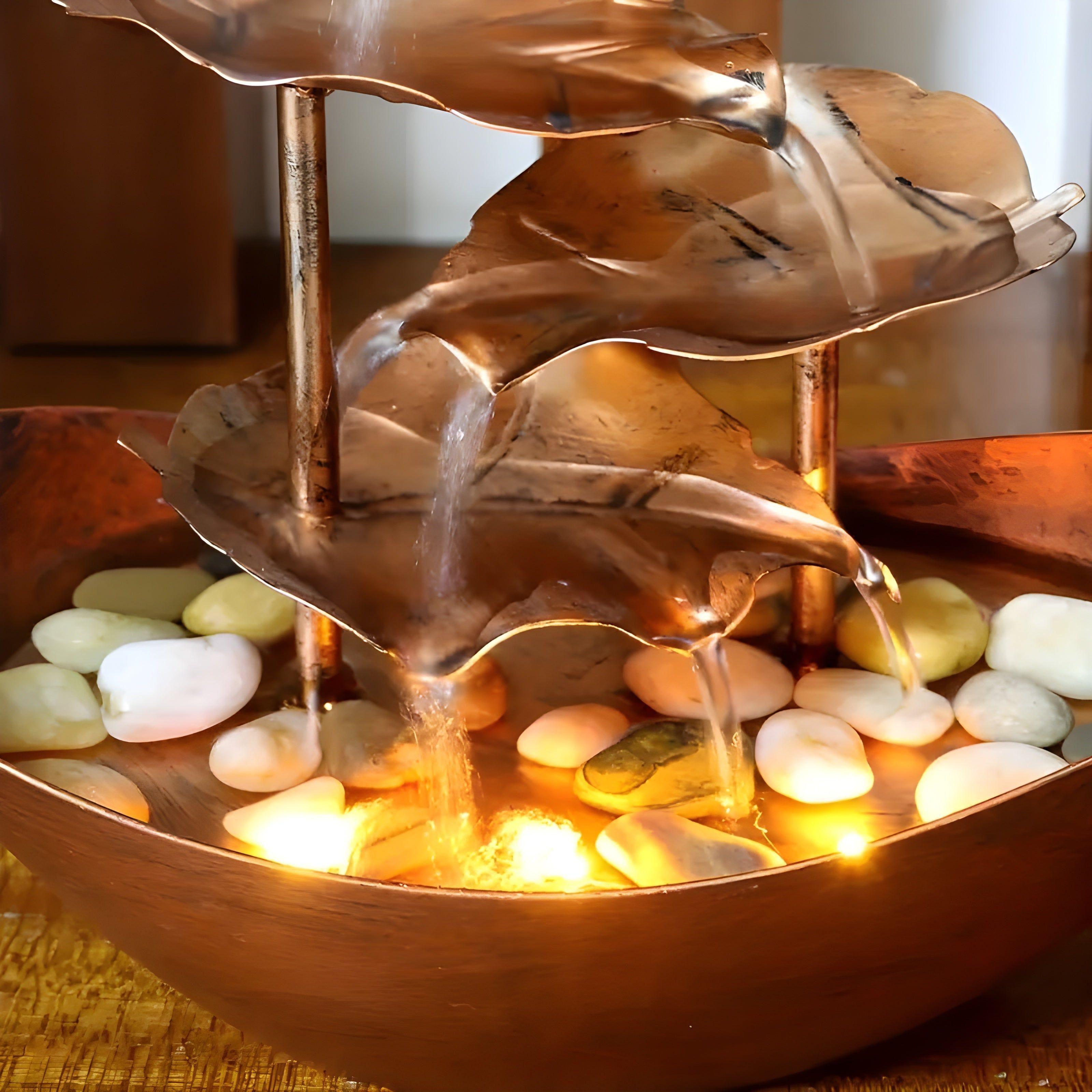 Tischbrunnen mit LED-Licht - Dekorativer Zimmerbrunnen Eisenblatt im Vintage-Stil